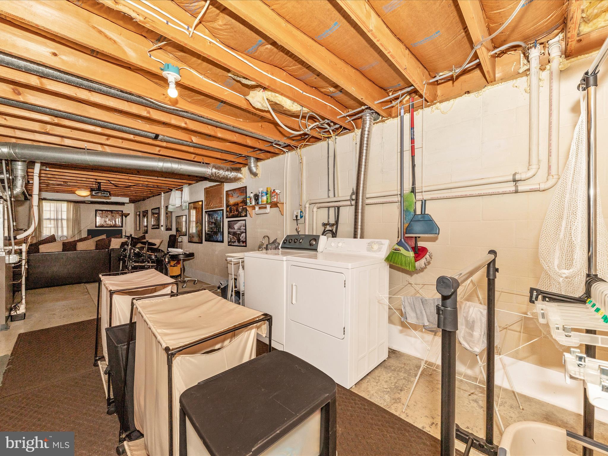 POTOMAC MANOR - Residential