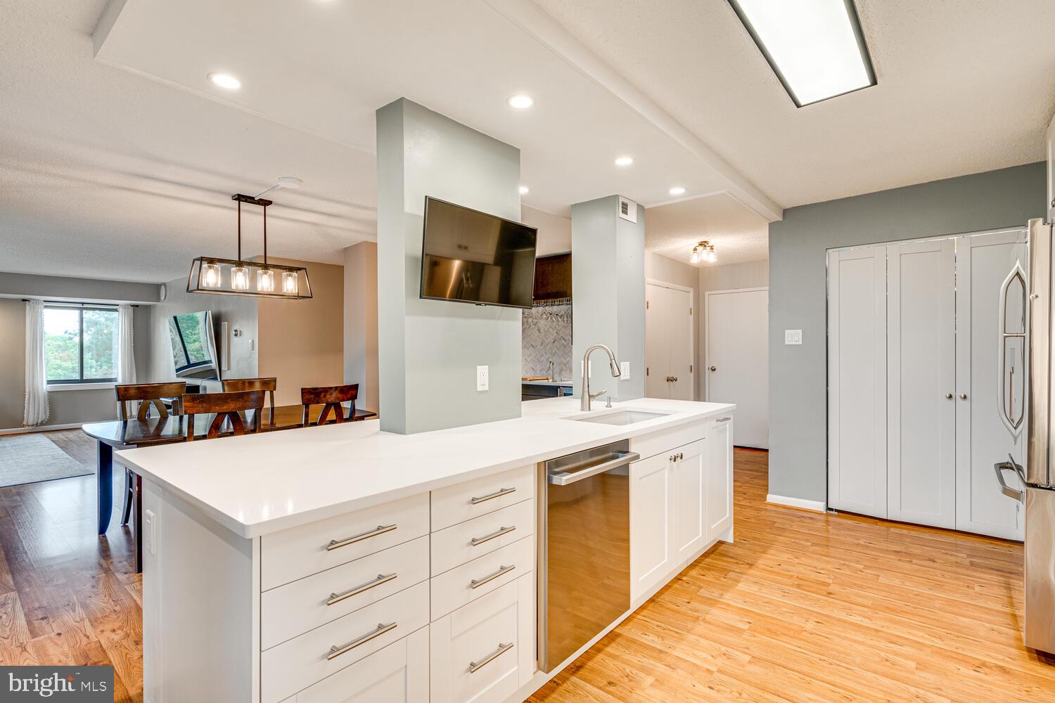 200 N PICKETT STREET 308