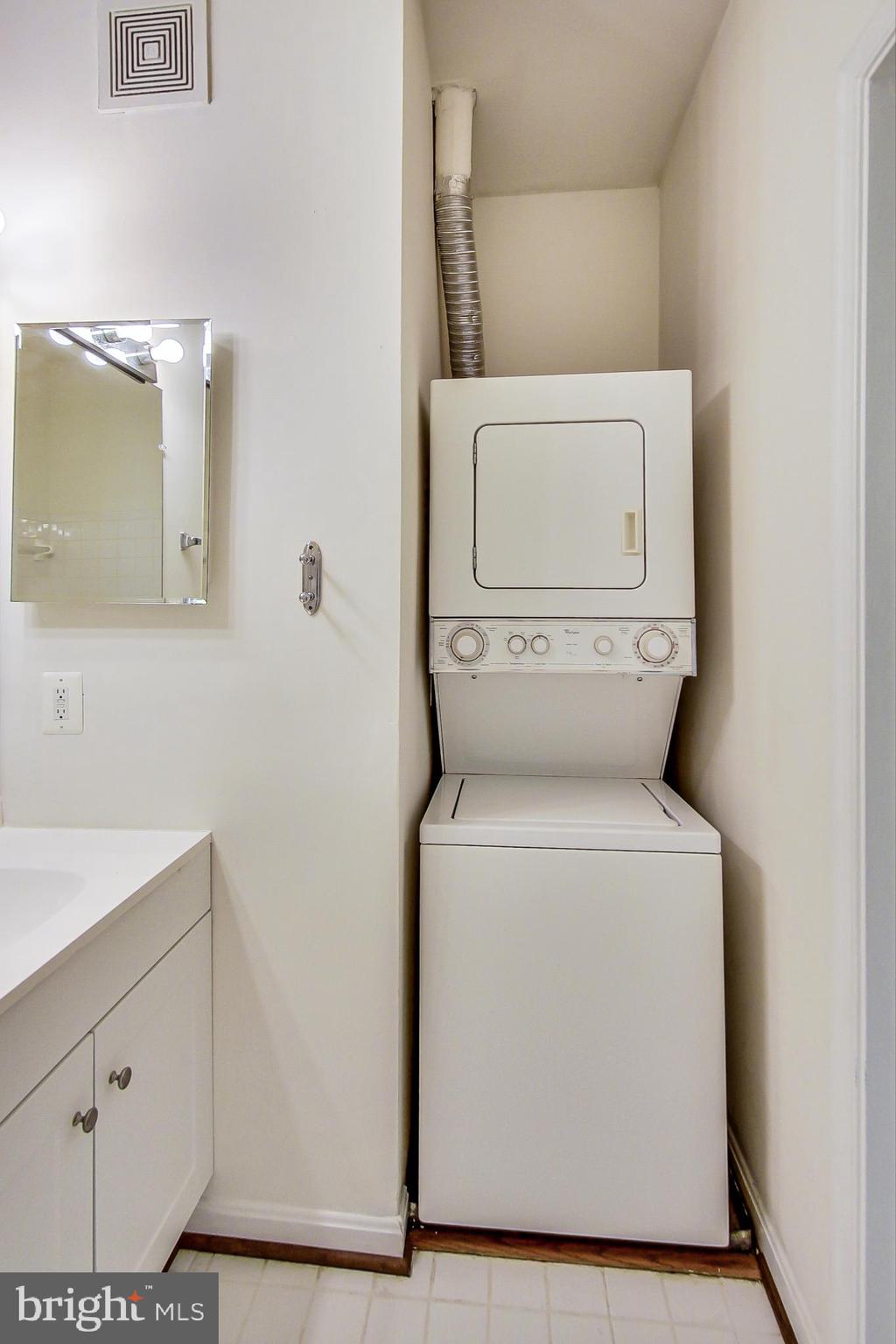 BOWIE TOWERS - Residential