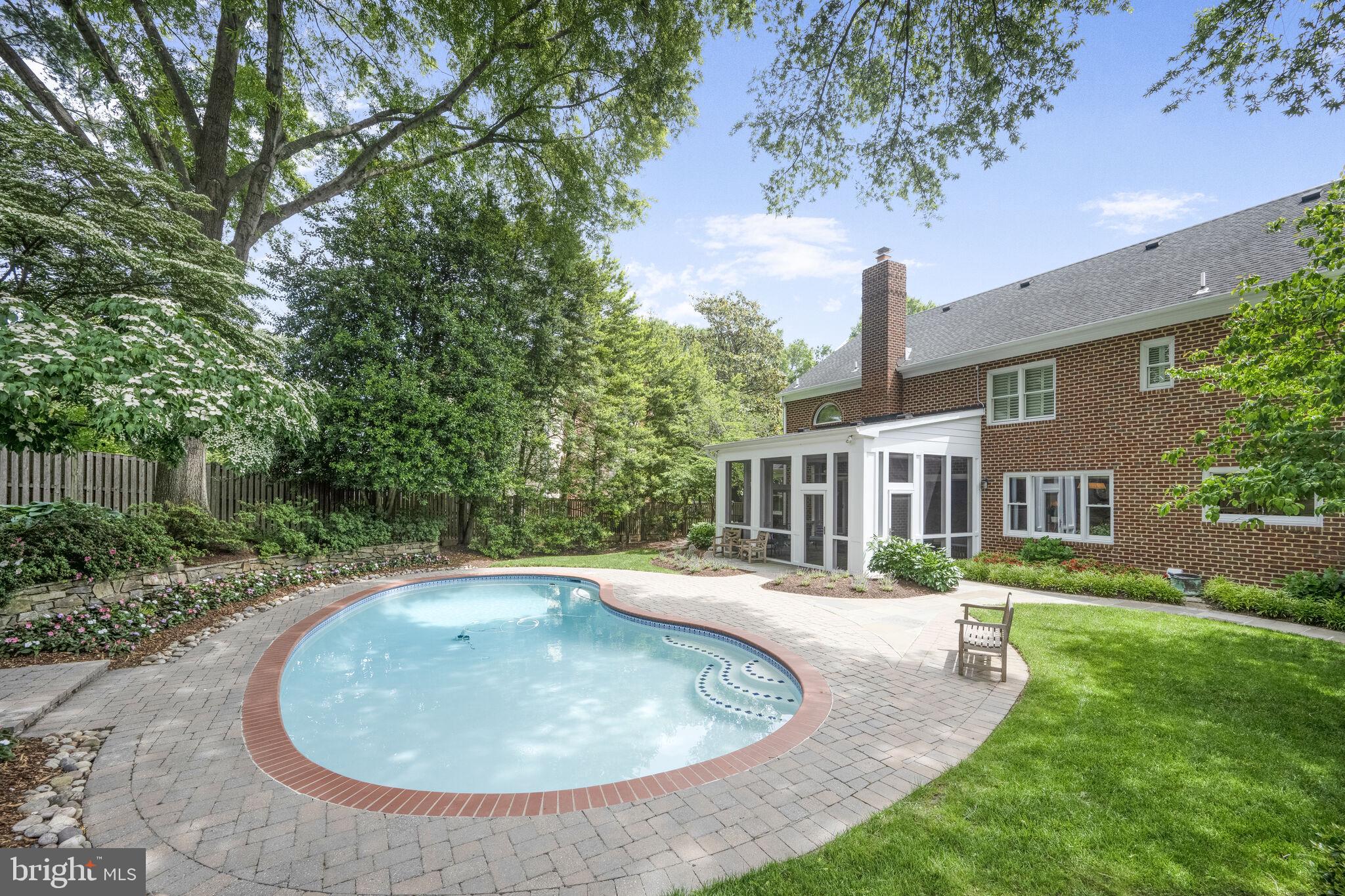 MCAULEY PARK - Residential