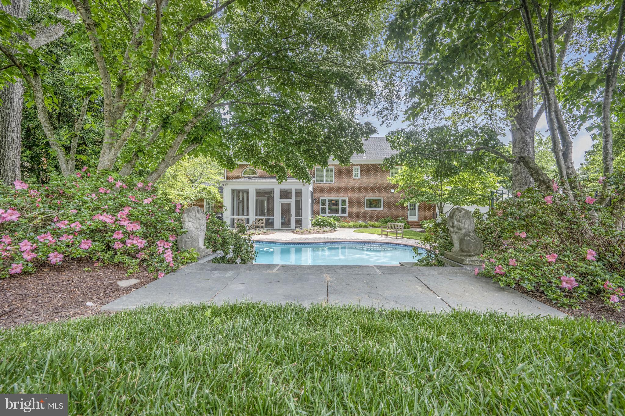 MCAULEY PARK - Residential