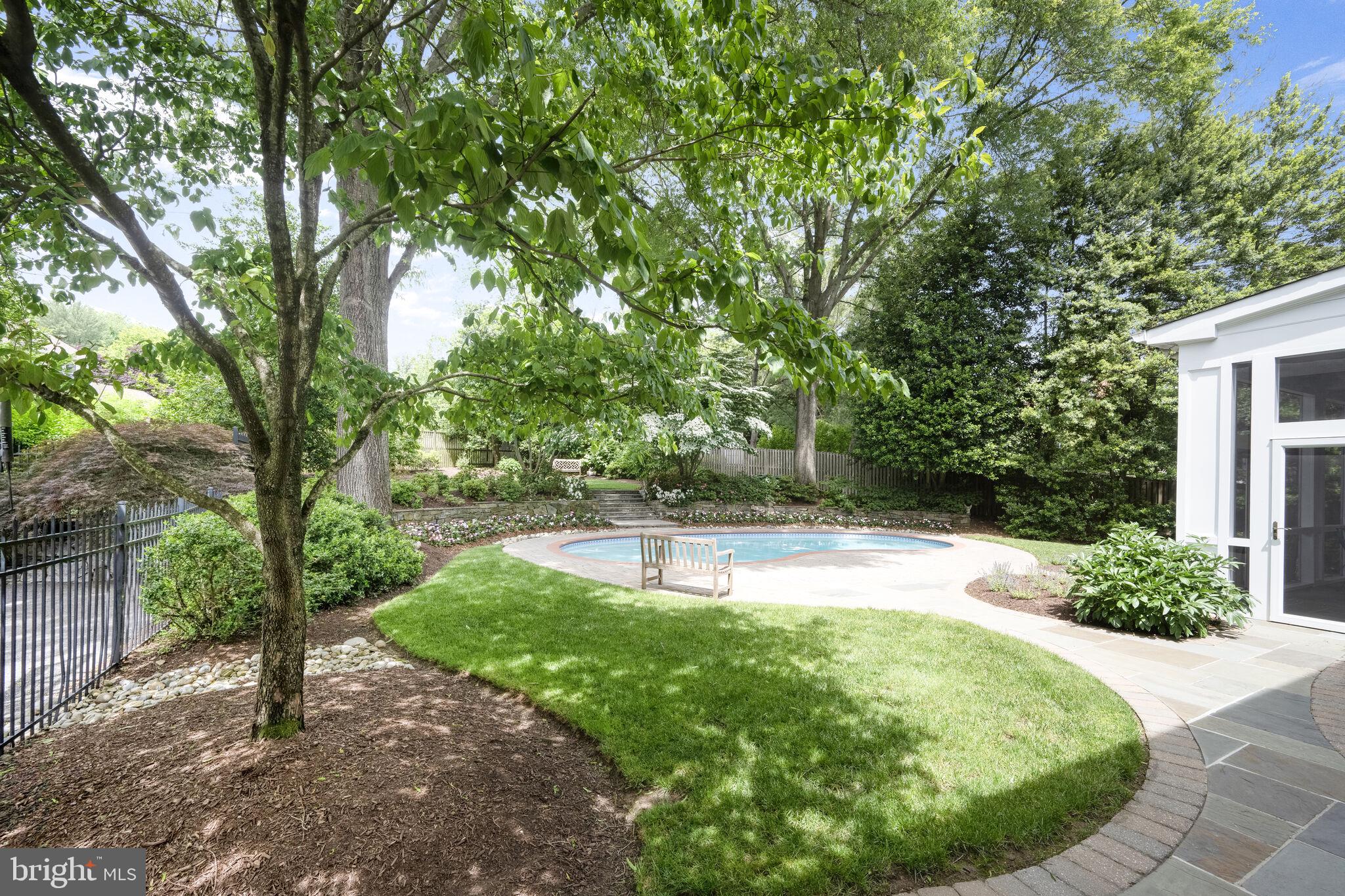 MCAULEY PARK - Residential