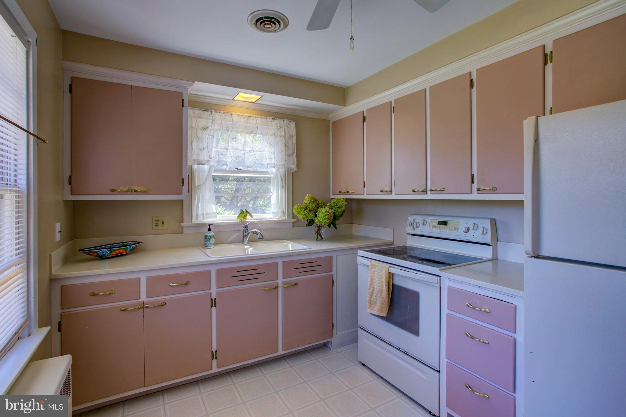HOMELAND - Residential Lease
