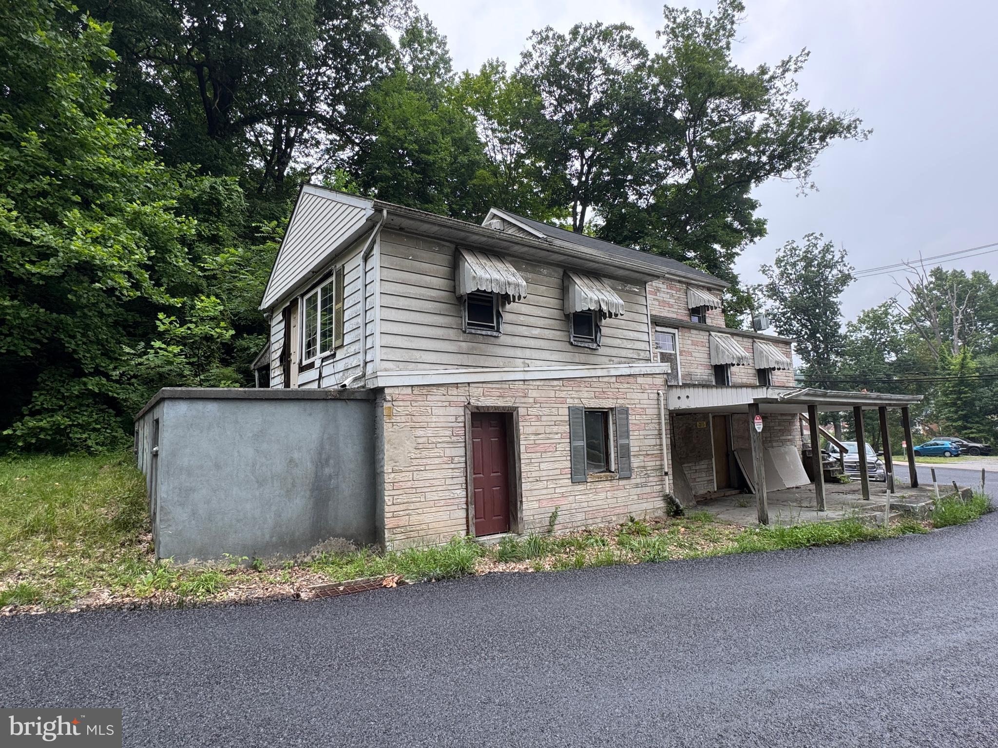 492 HEPHZIBAH HILL ROAD