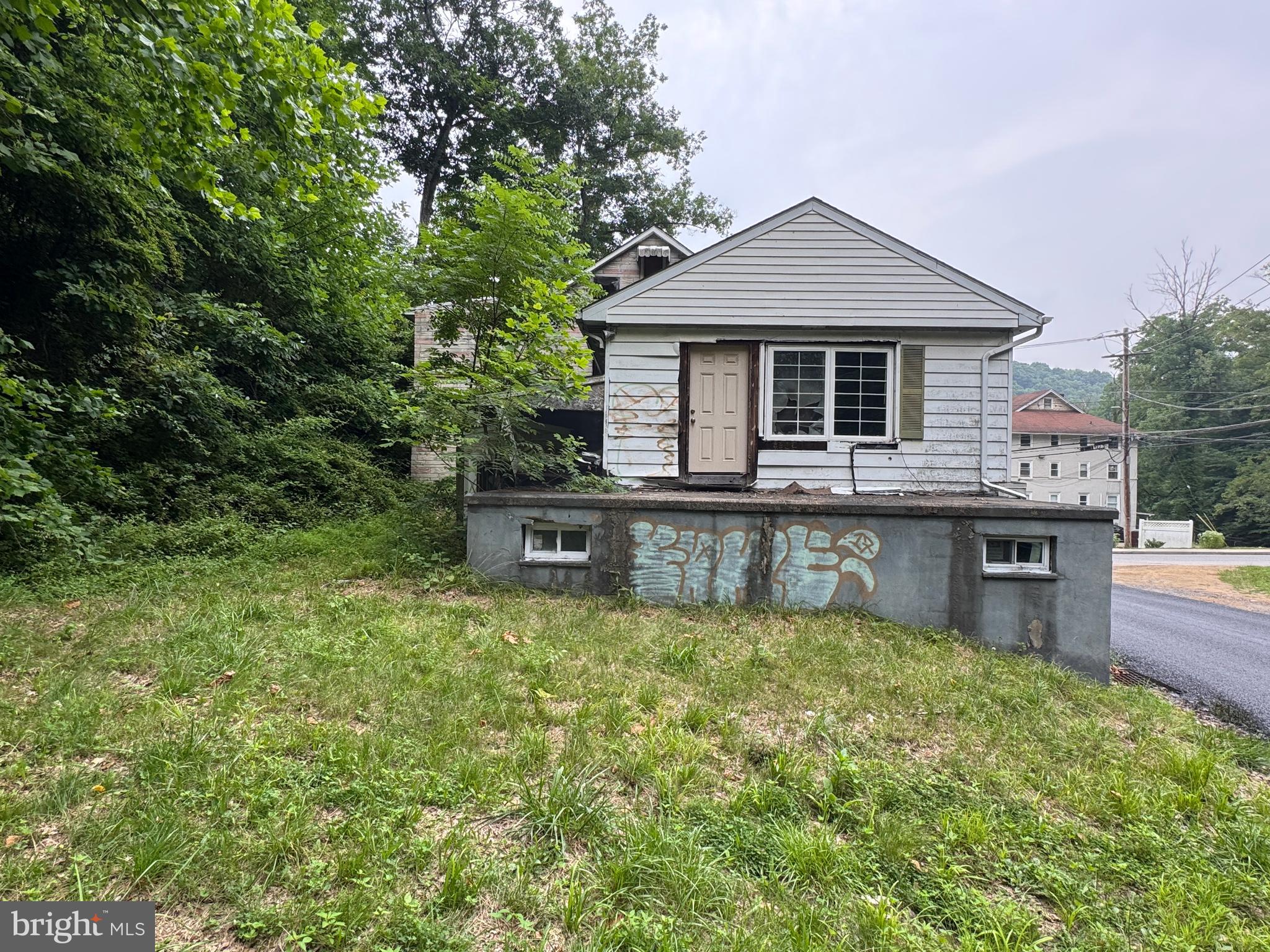 492 HEPHZIBAH HILL ROAD