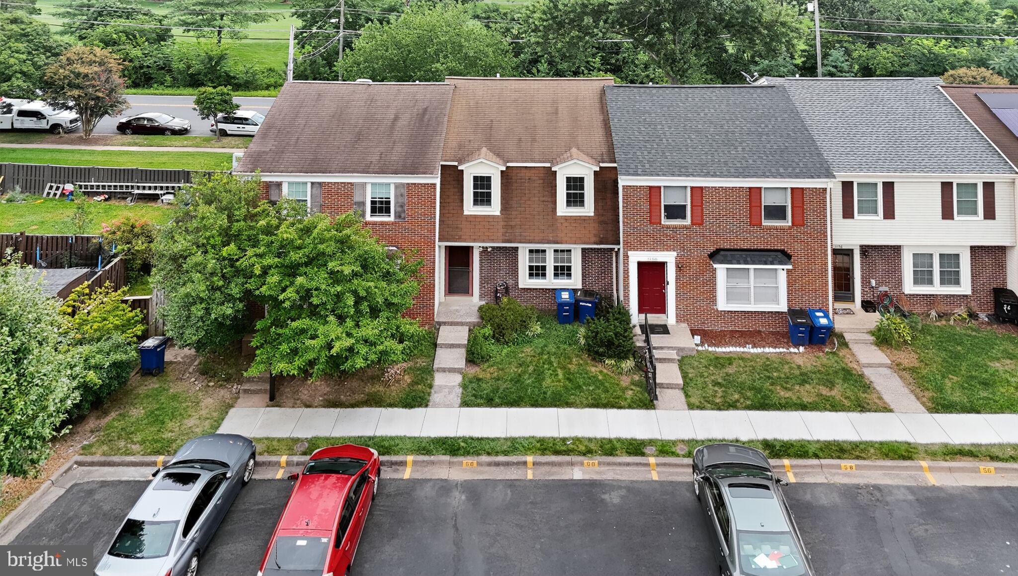 TOWNS ON THE GREENS - Residential