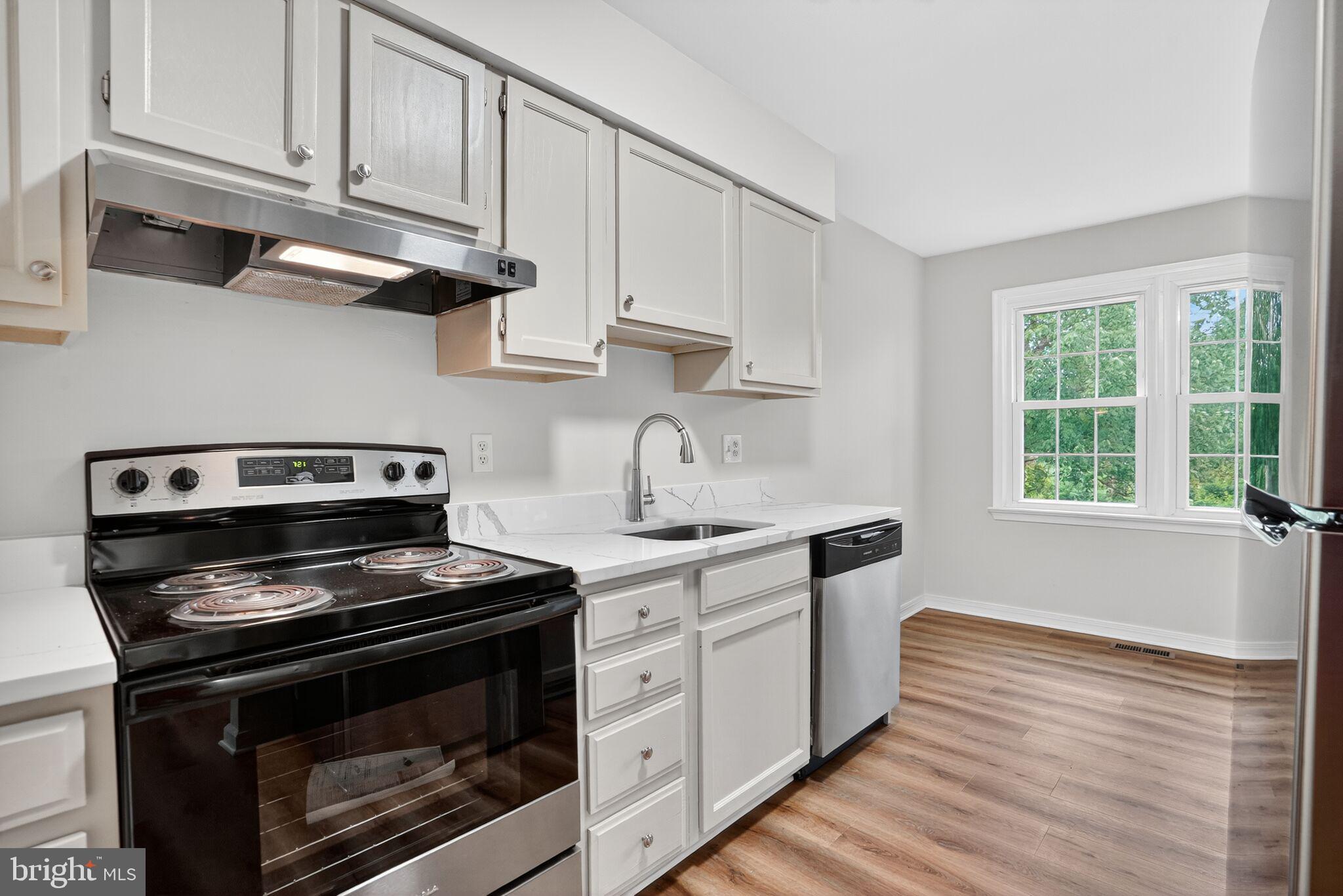 TOWNS ON THE GREENS - Residential