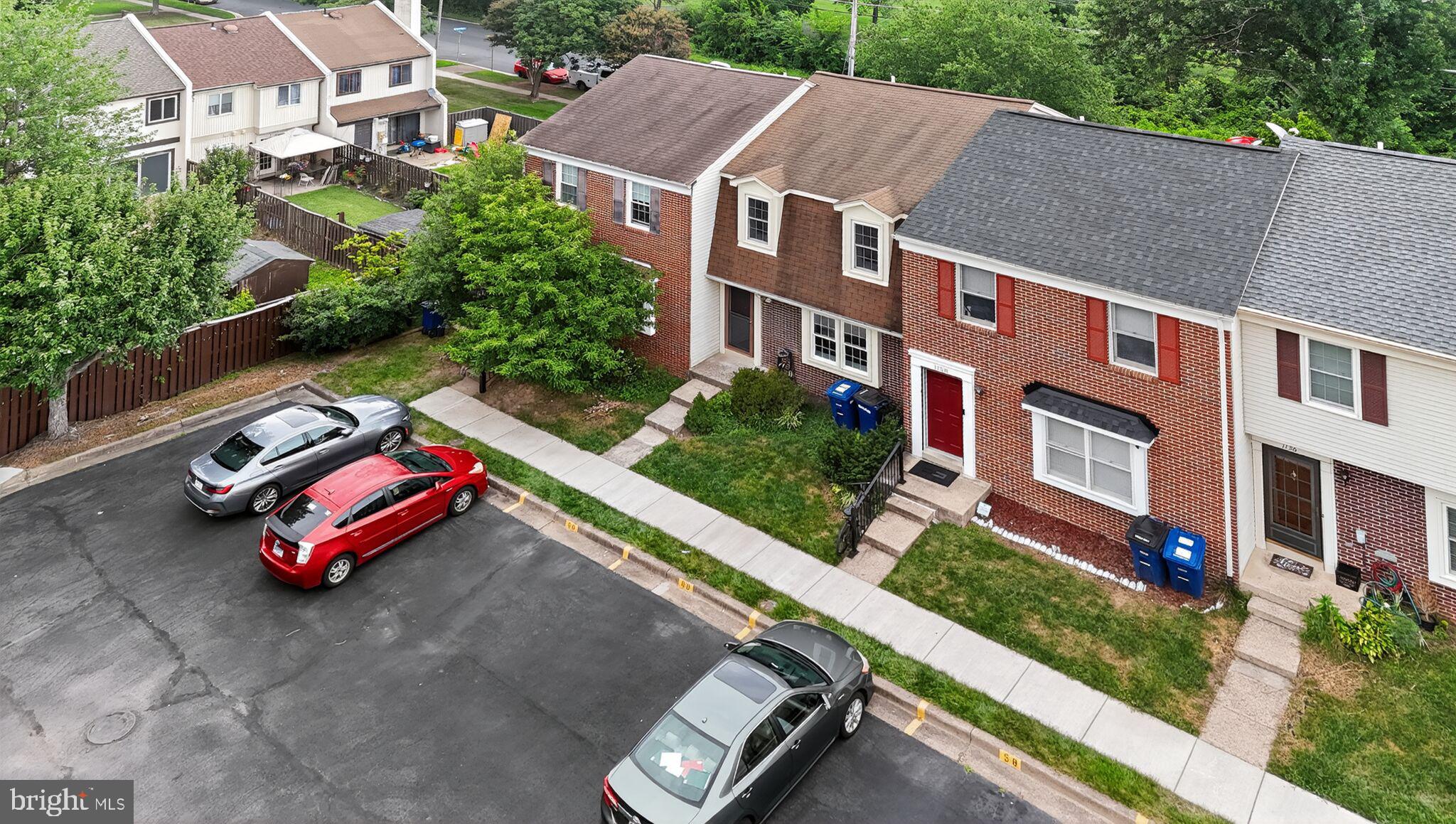 TOWNS ON THE GREENS - Residential