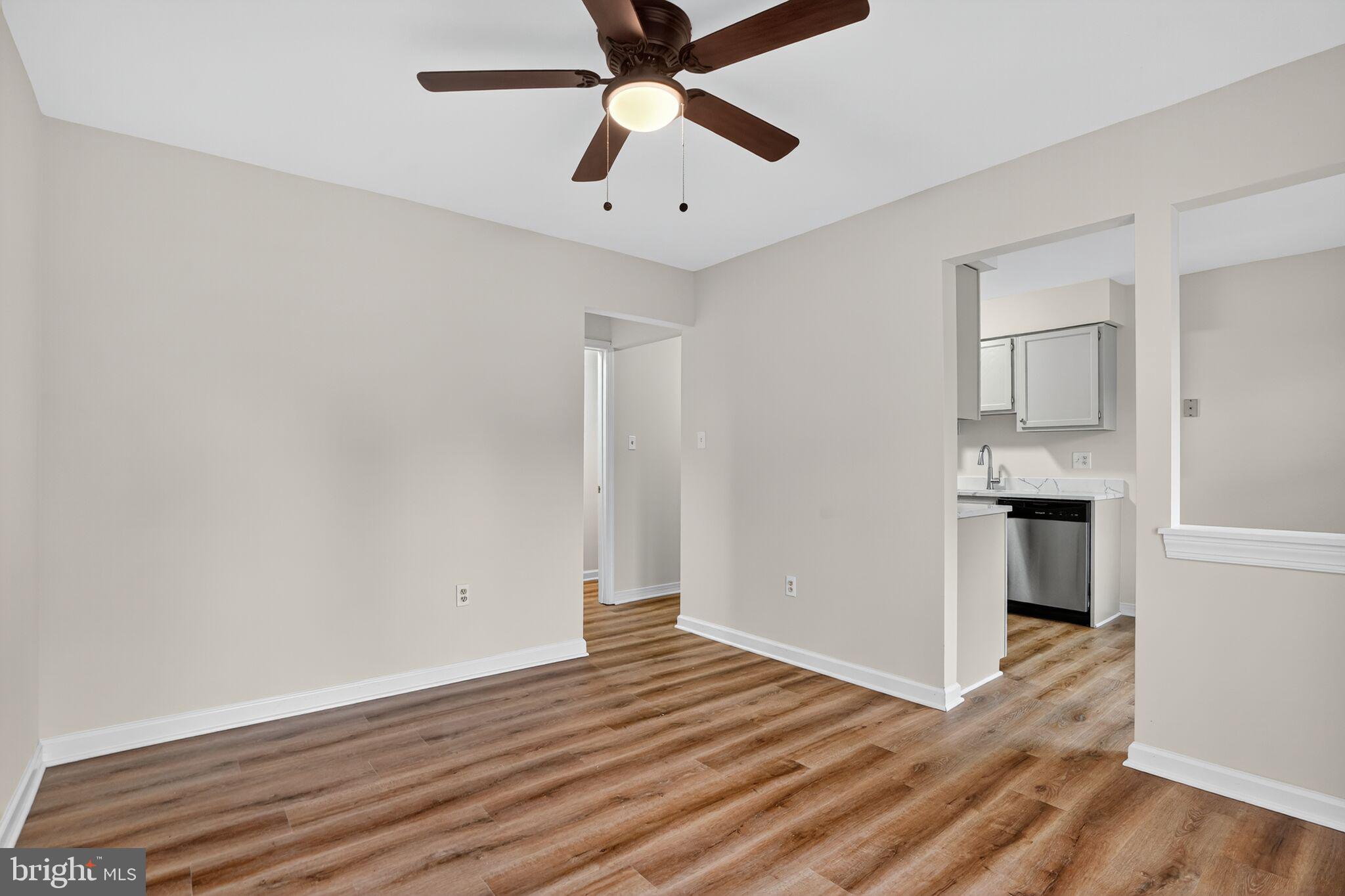 TOWNS ON THE GREENS - Residential