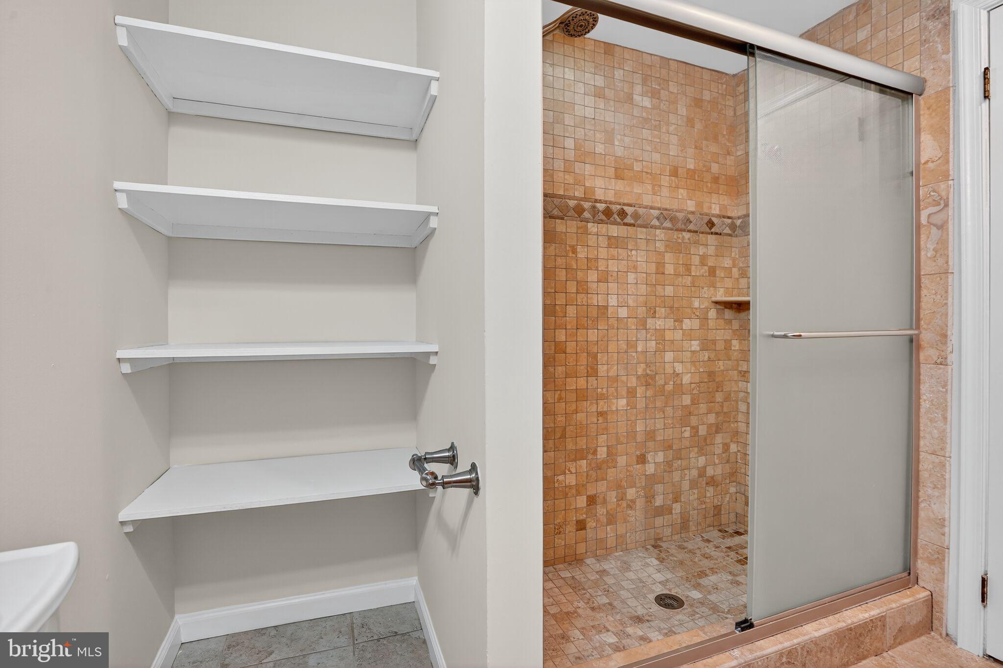 TOWNS ON THE GREENS - Residential