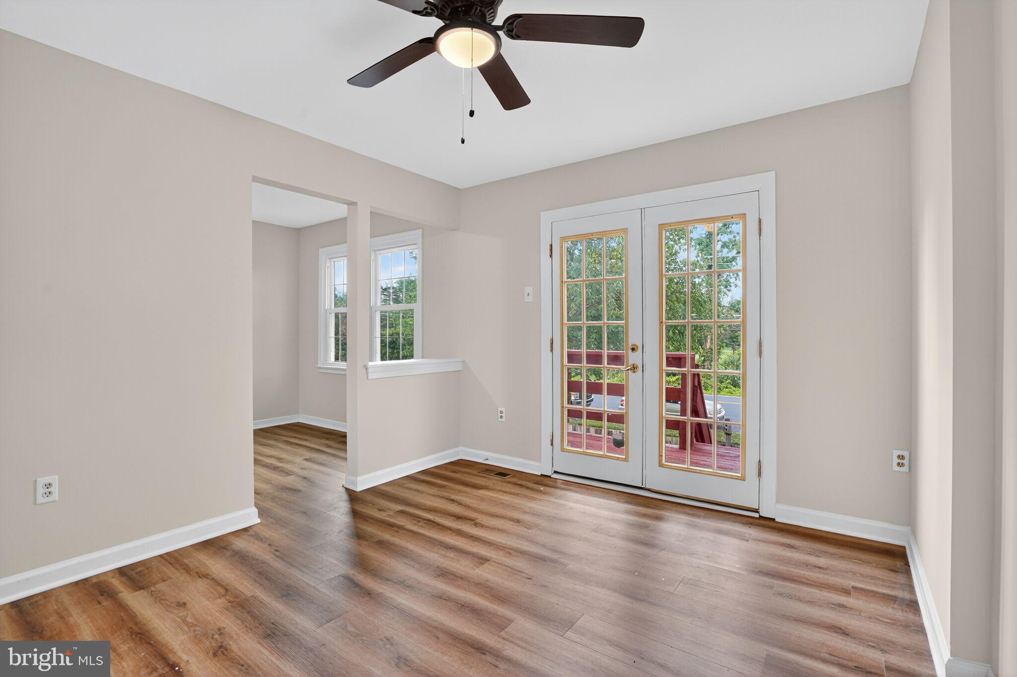 TOWNS ON THE GREENS - Residential