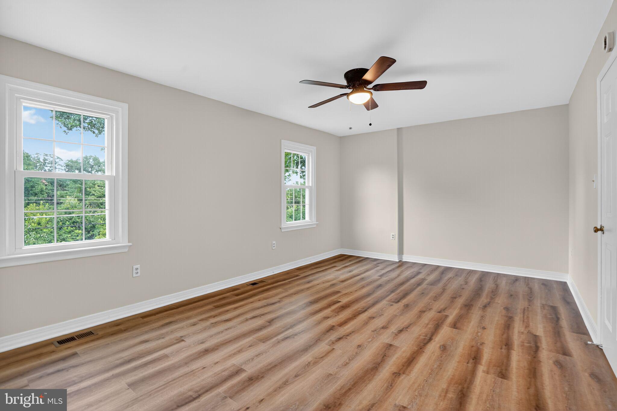 TOWNS ON THE GREENS - Residential