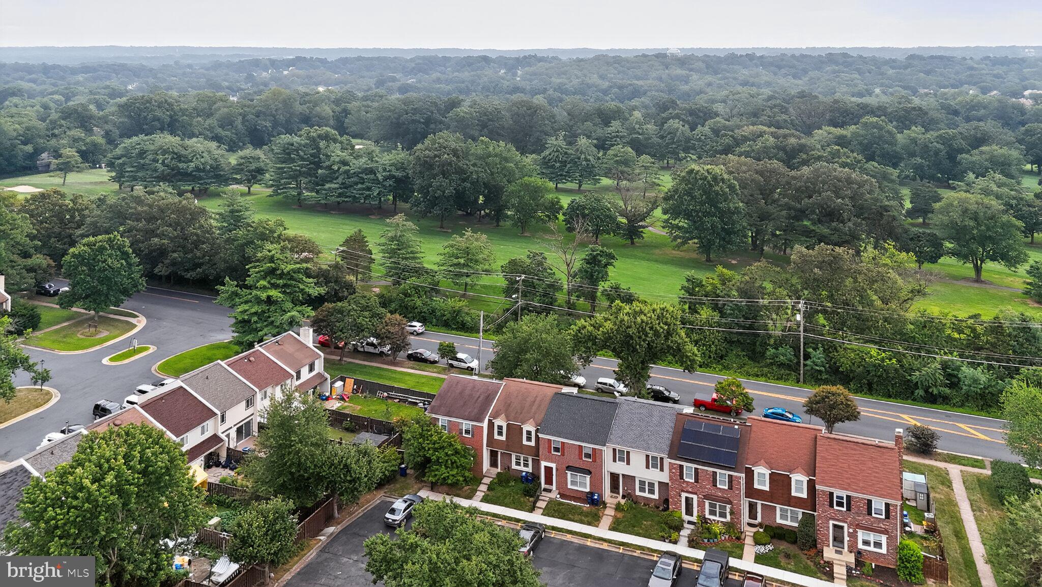 TOWNS ON THE GREENS - Residential