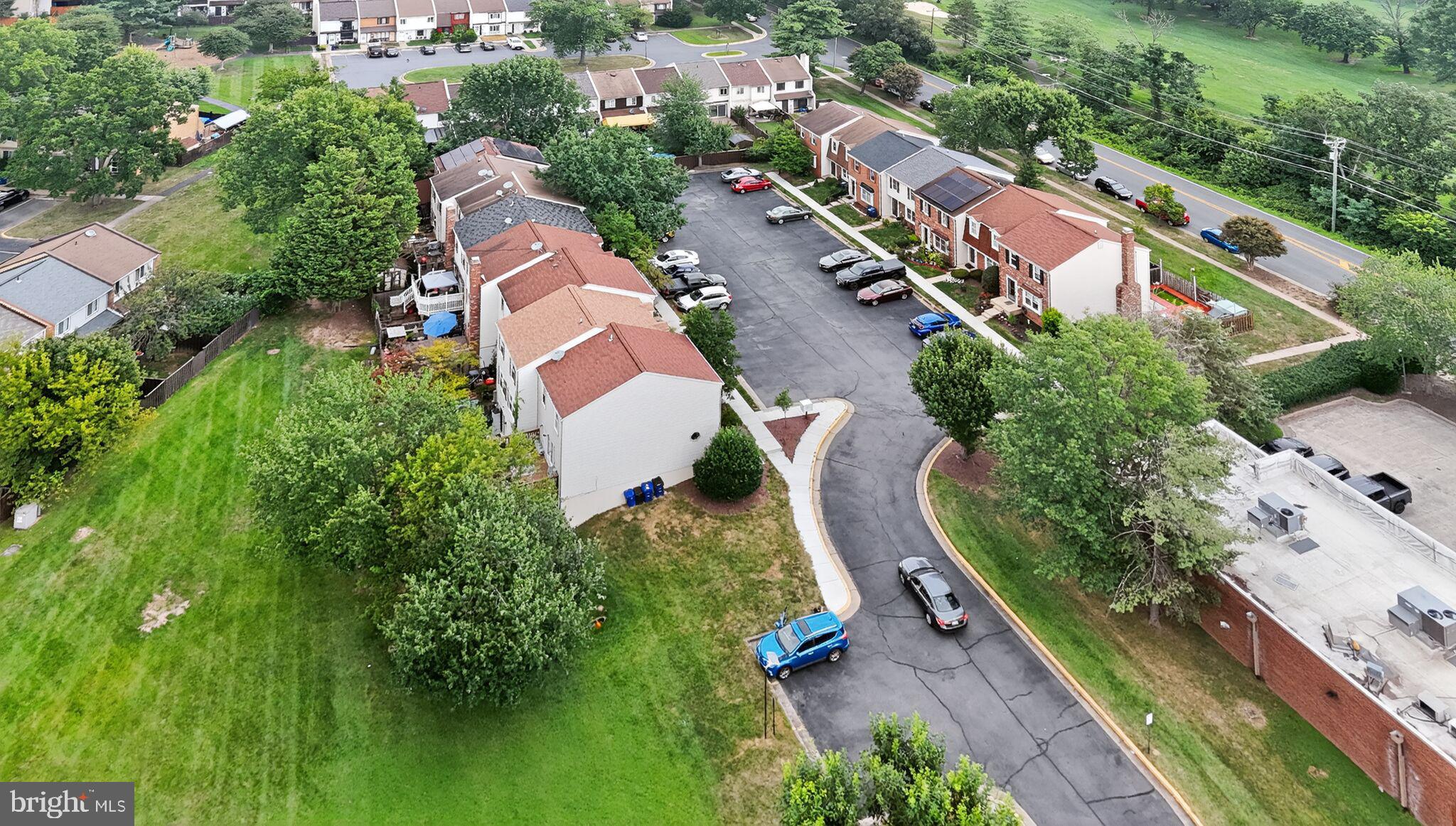 TOWNS ON THE GREENS - Residential