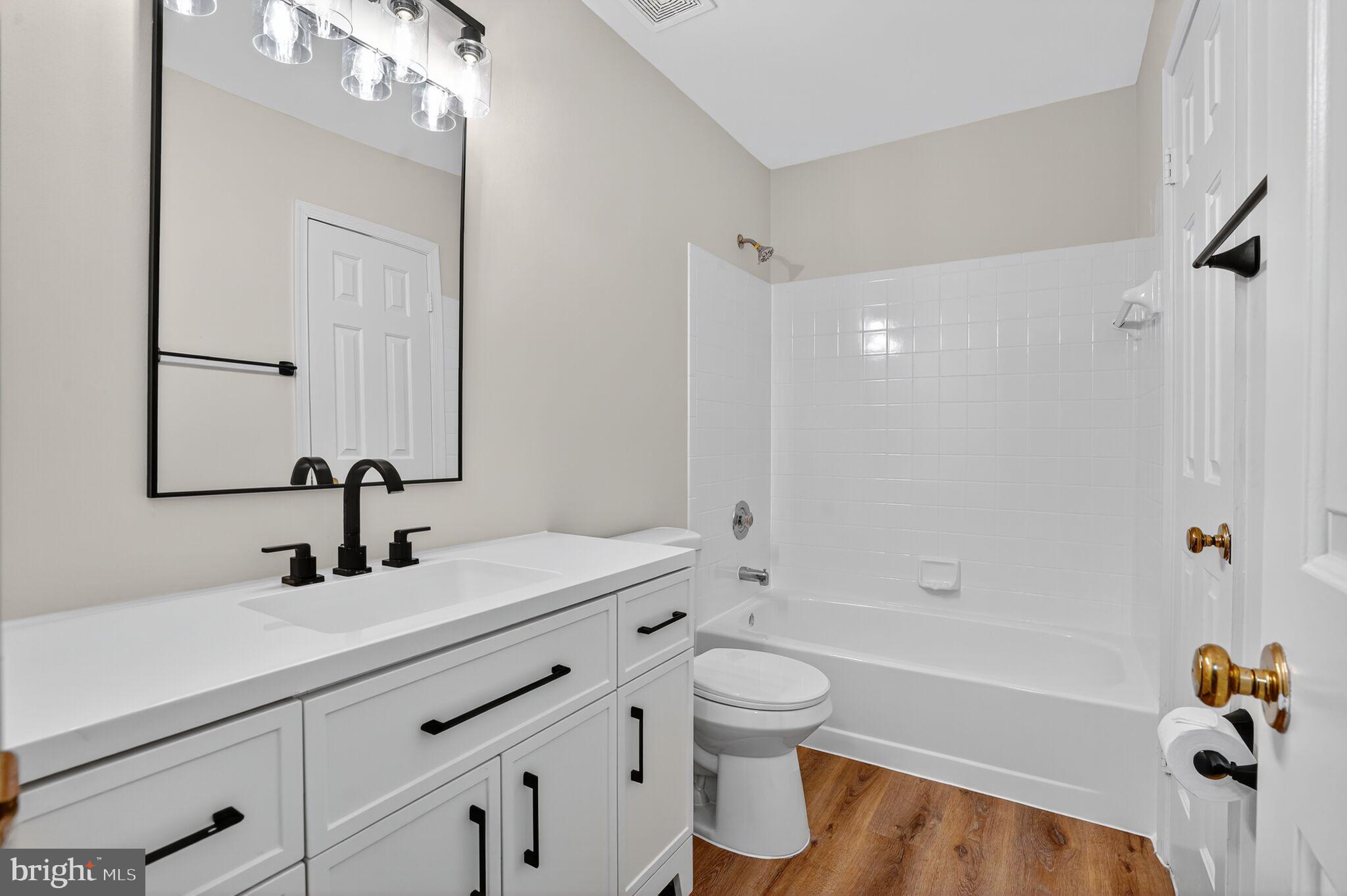 TOWNS ON THE GREENS - Residential