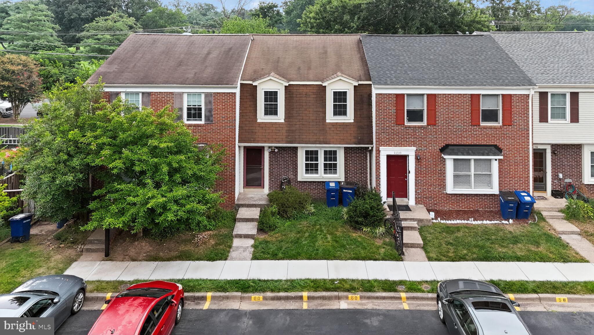 TOWNS ON THE GREENS - Residential