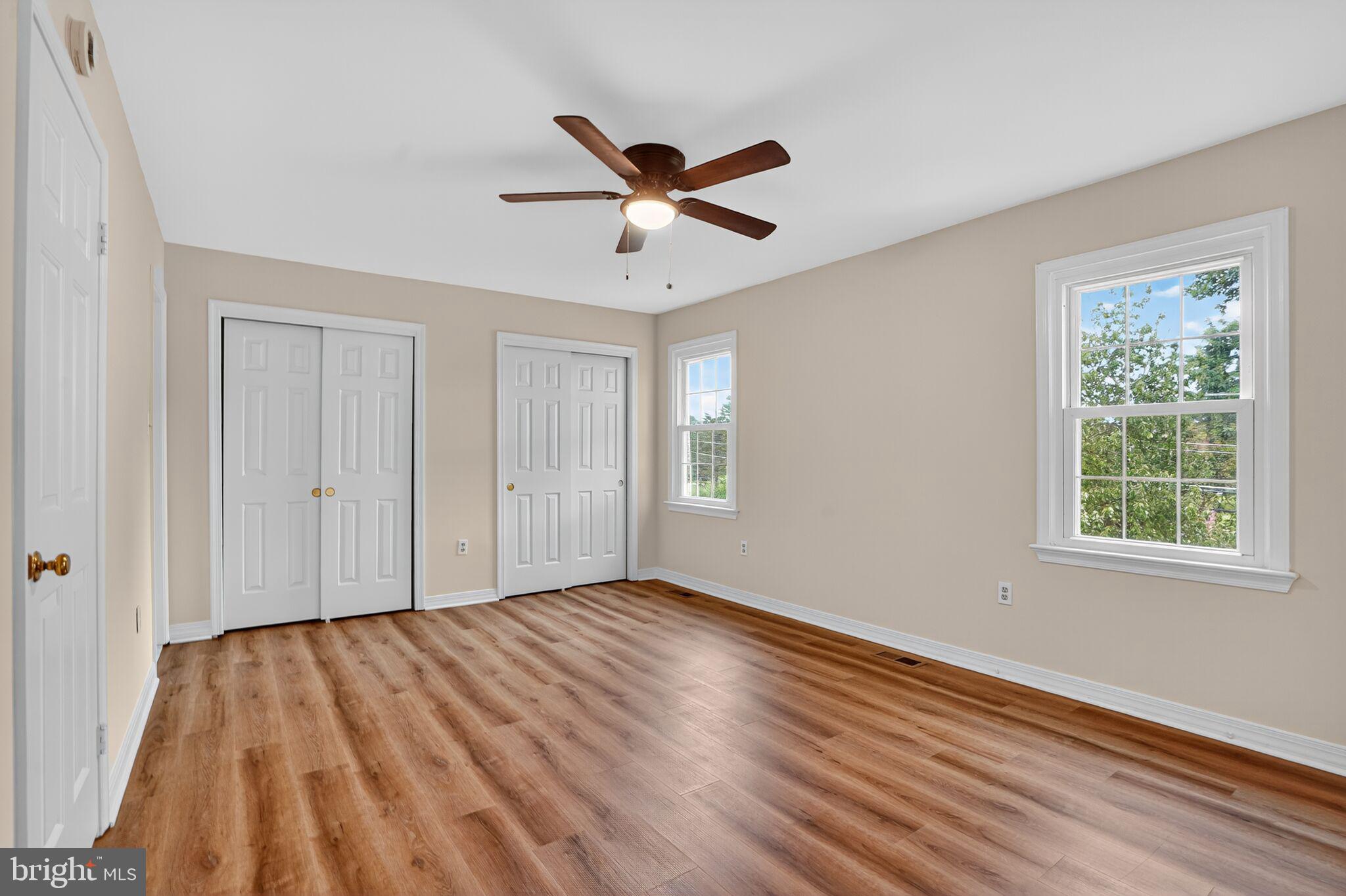 TOWNS ON THE GREENS - Residential