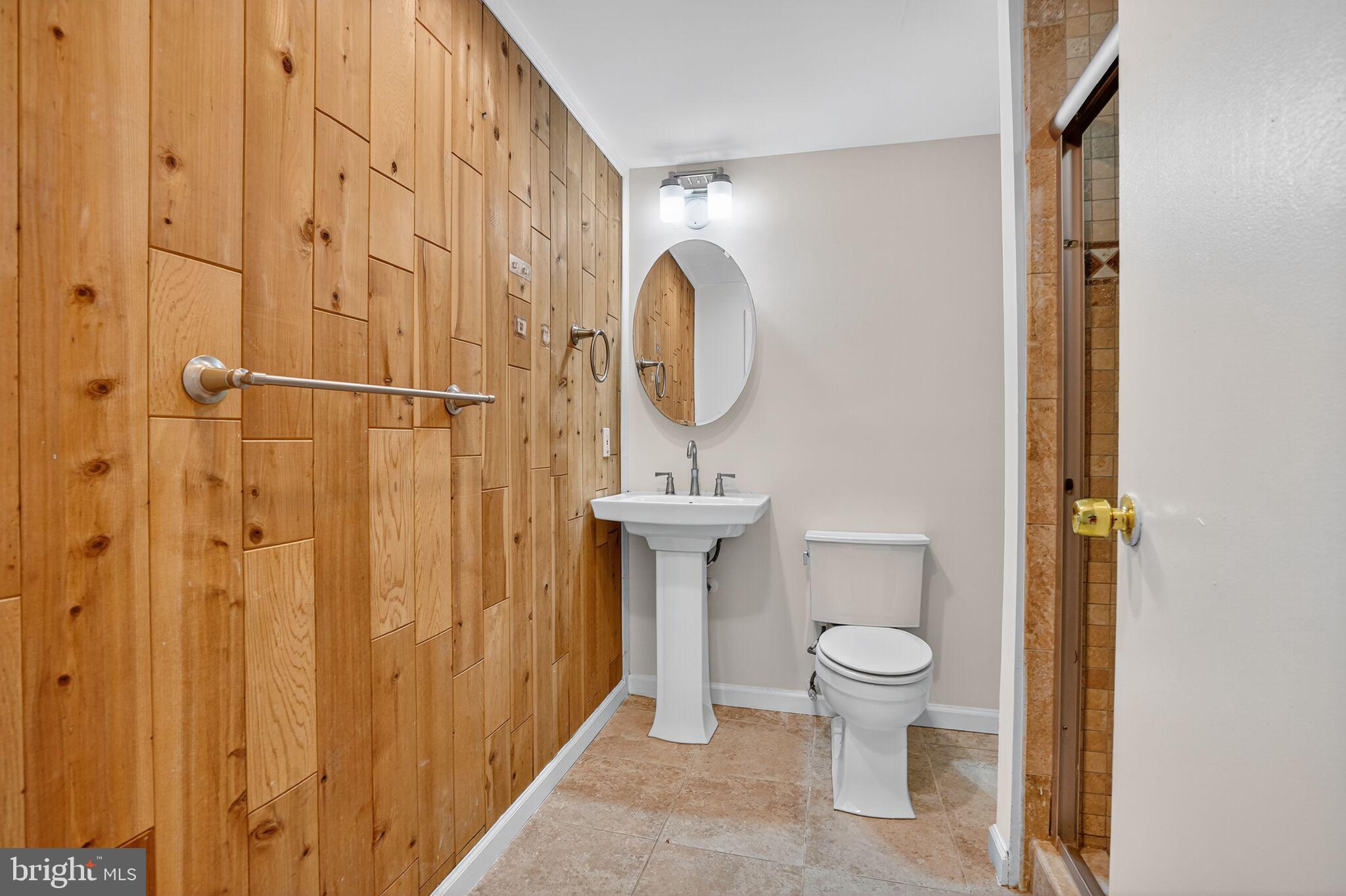 TOWNS ON THE GREENS - Residential