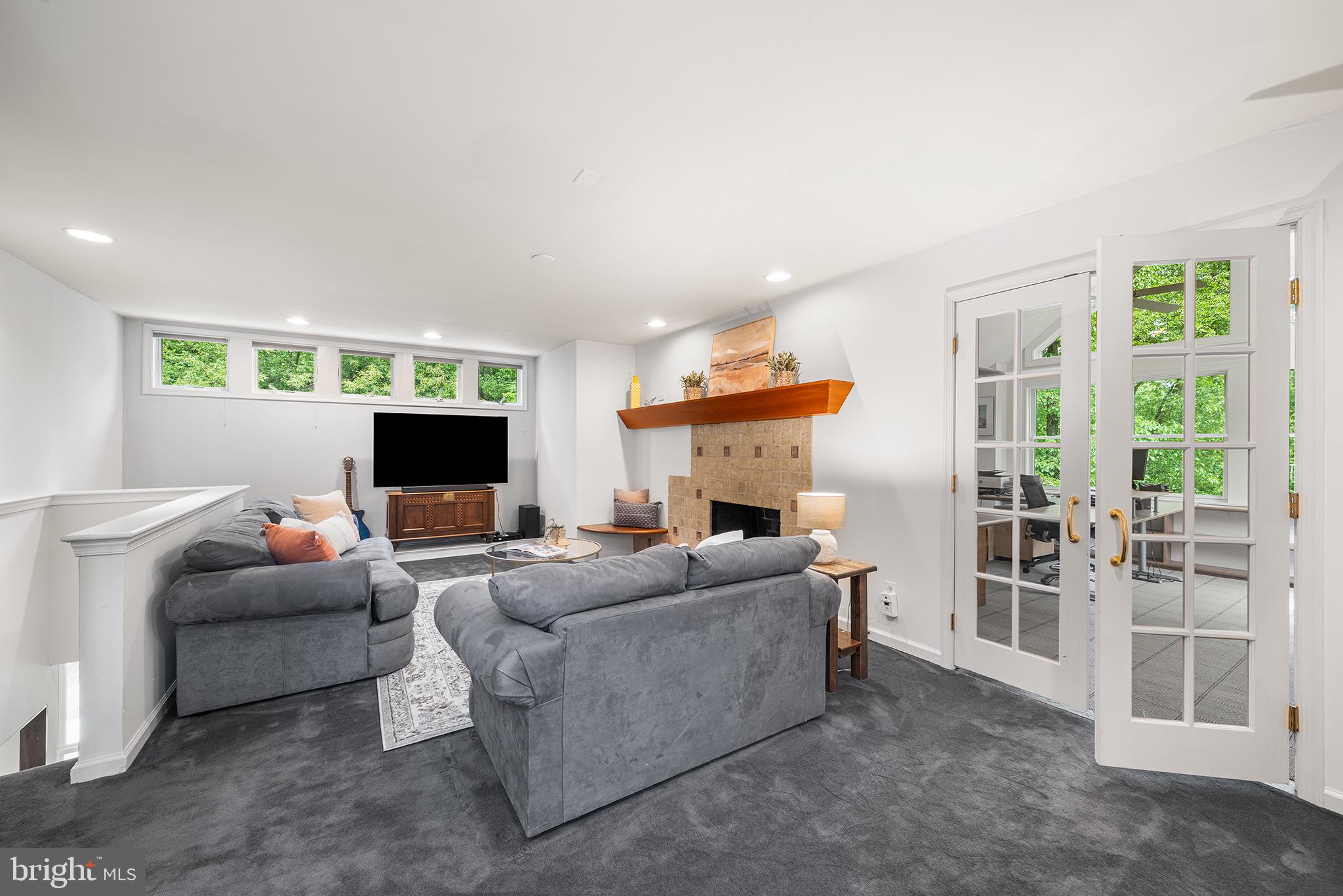 VALLEY FORGE MTN - Residential