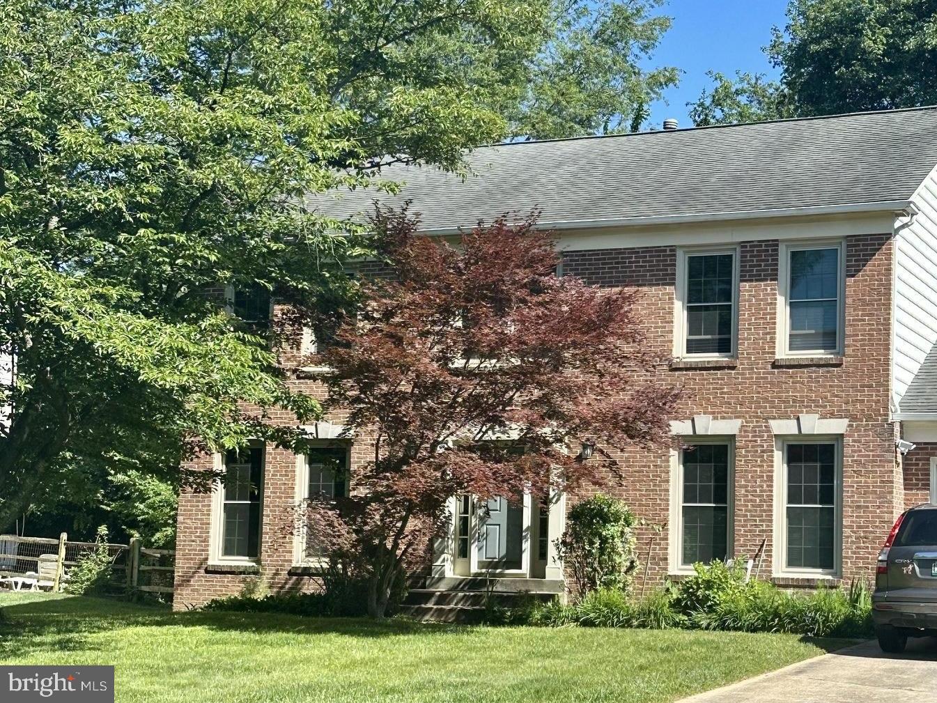 909 WILLOWLEAF WAY