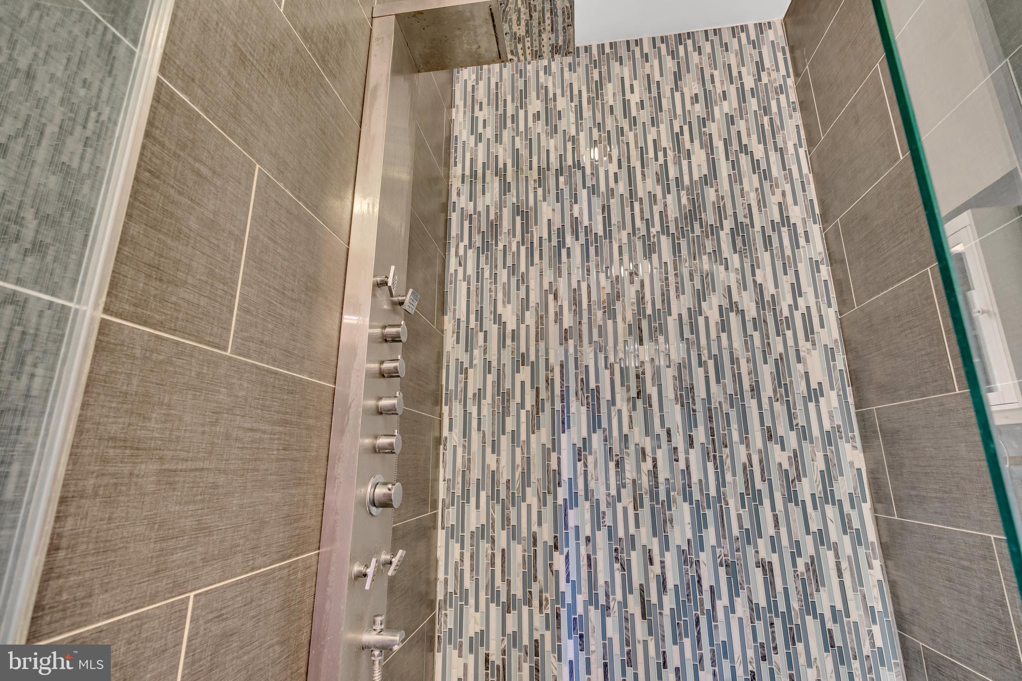 FAIRMOUNT - Residential