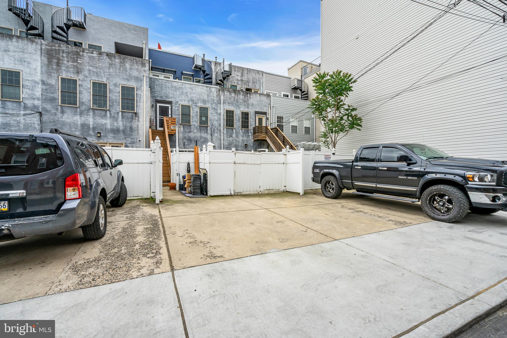 FAIRMOUNT - Residential