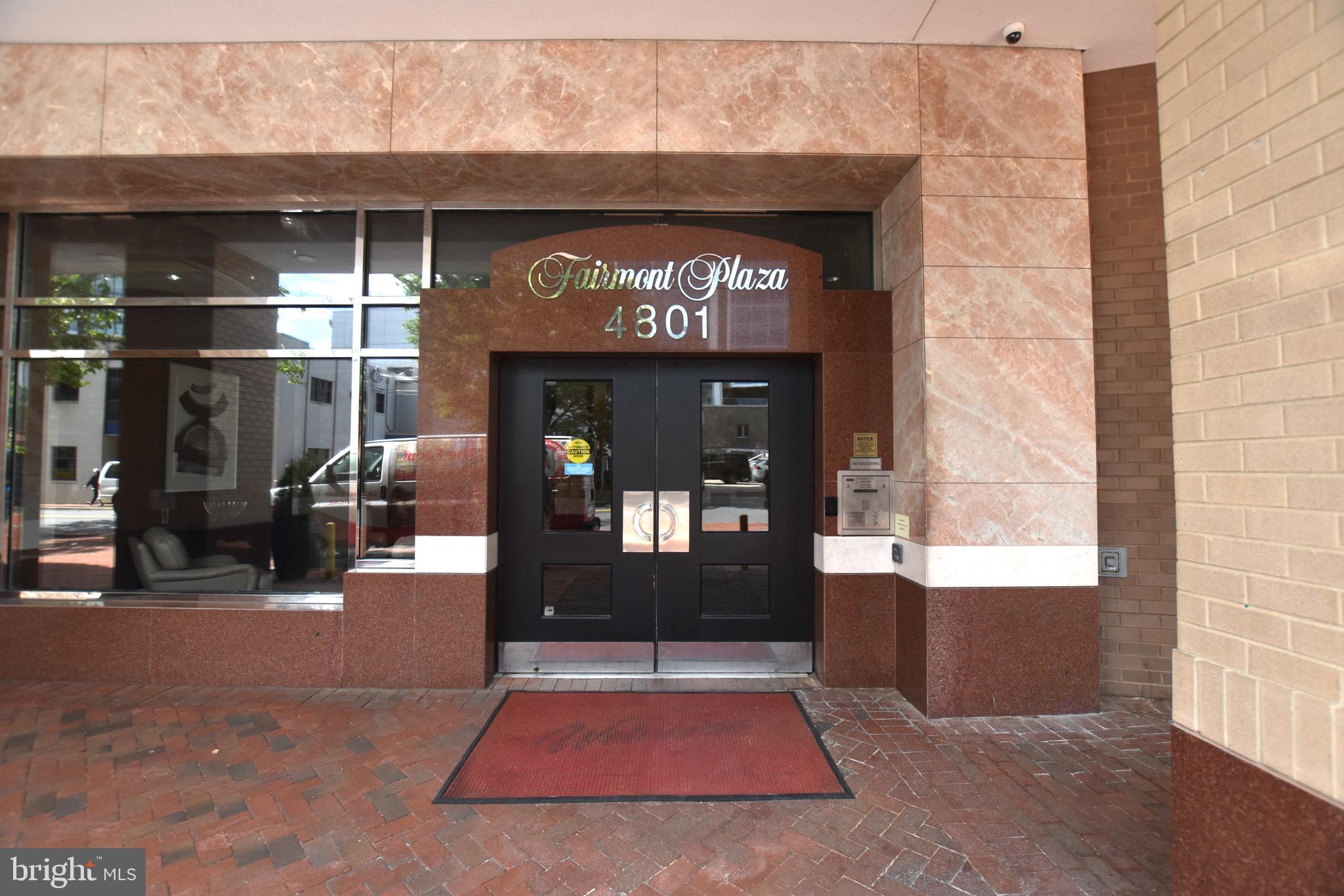 FAIRMONT PLAZA - Residential