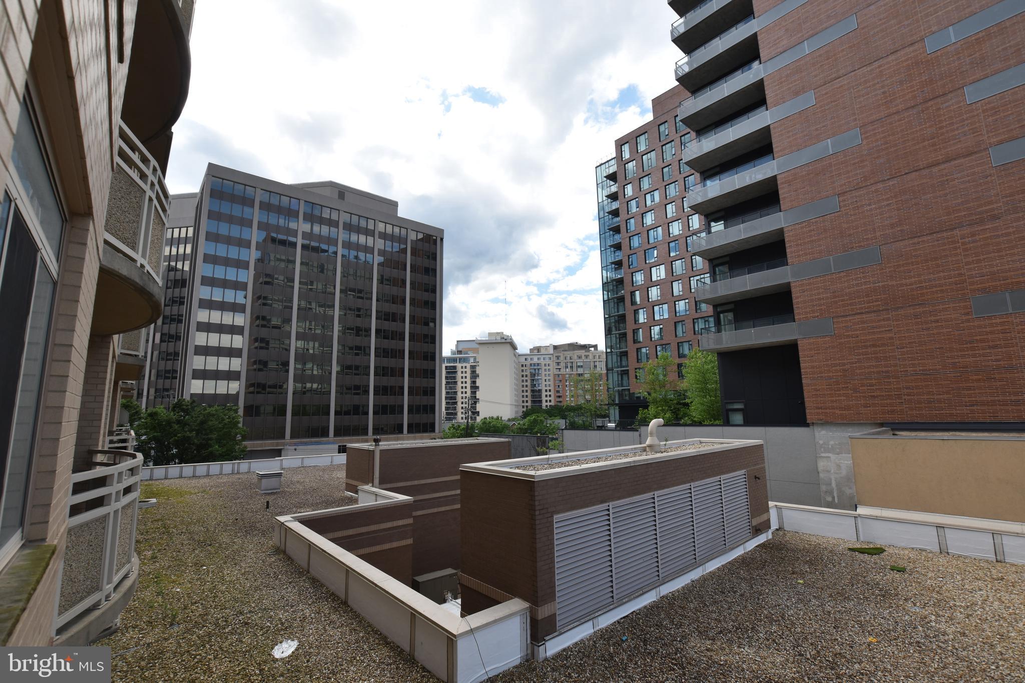 FAIRMONT PLAZA - Residential