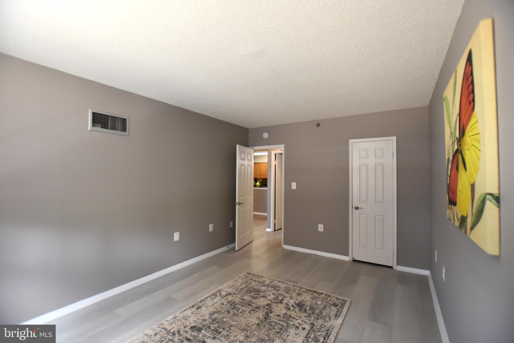 FAIRMONT PLAZA - Residential