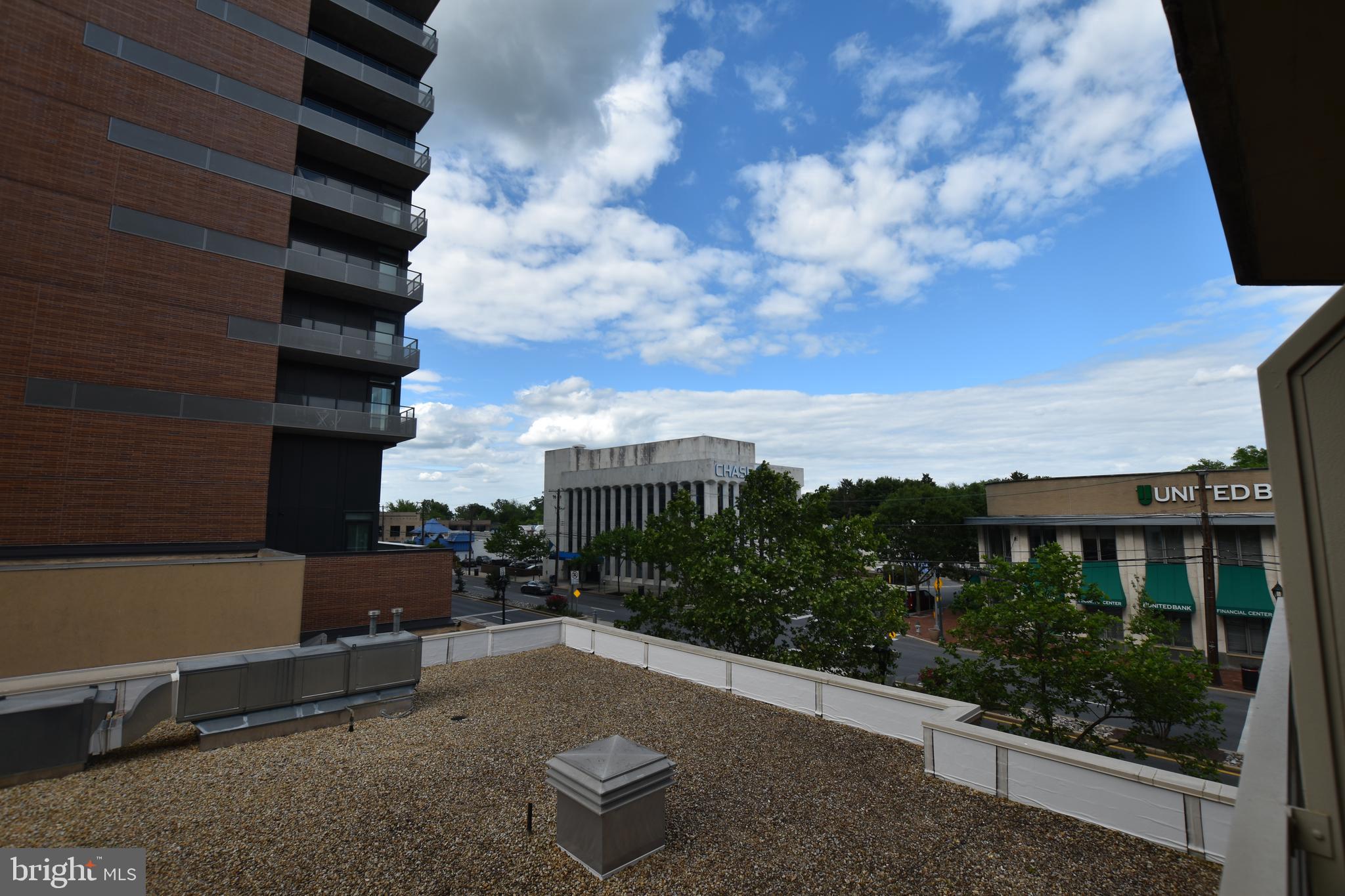 FAIRMONT PLAZA - Residential