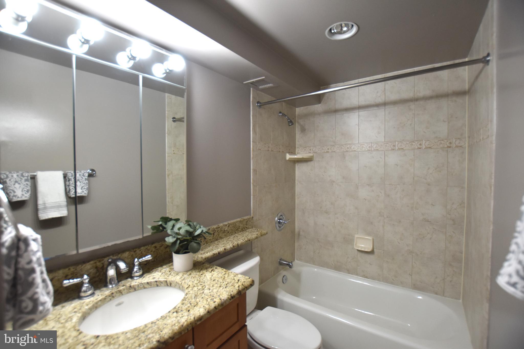 FAIRMONT PLAZA - Residential