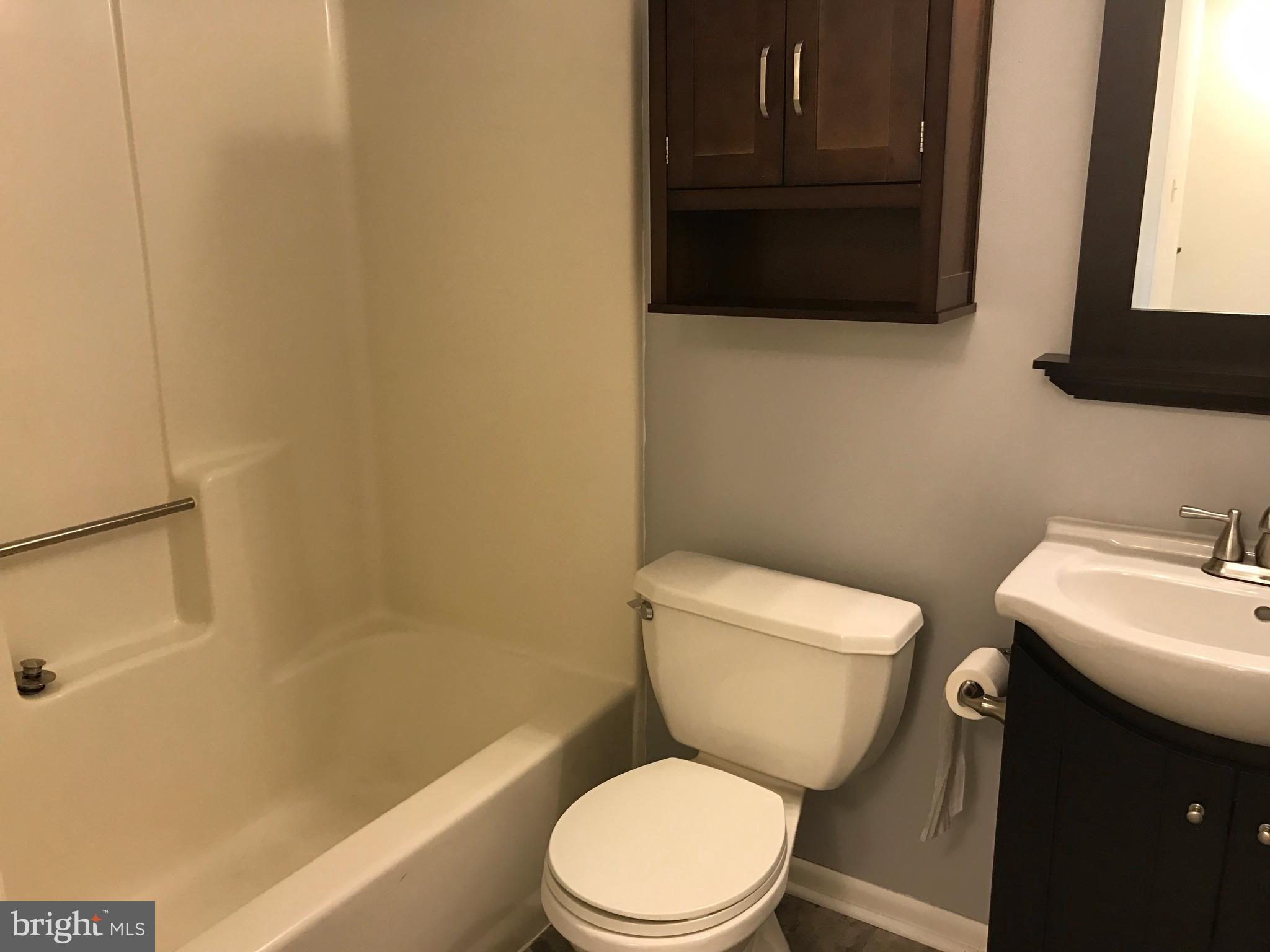 BREEZEWOOD FOREST EAST - Residential Lease