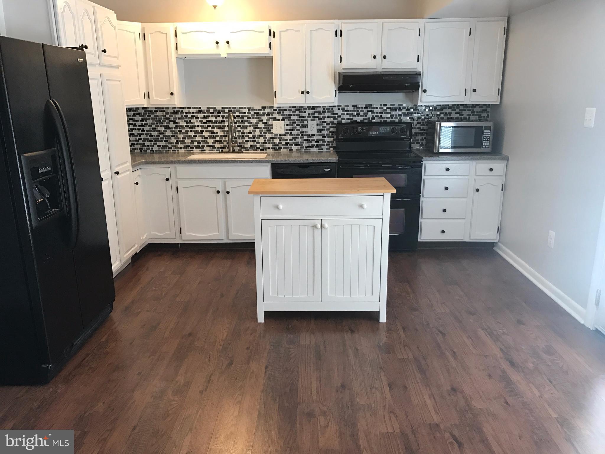 BREEZEWOOD FOREST EAST - Residential Lease