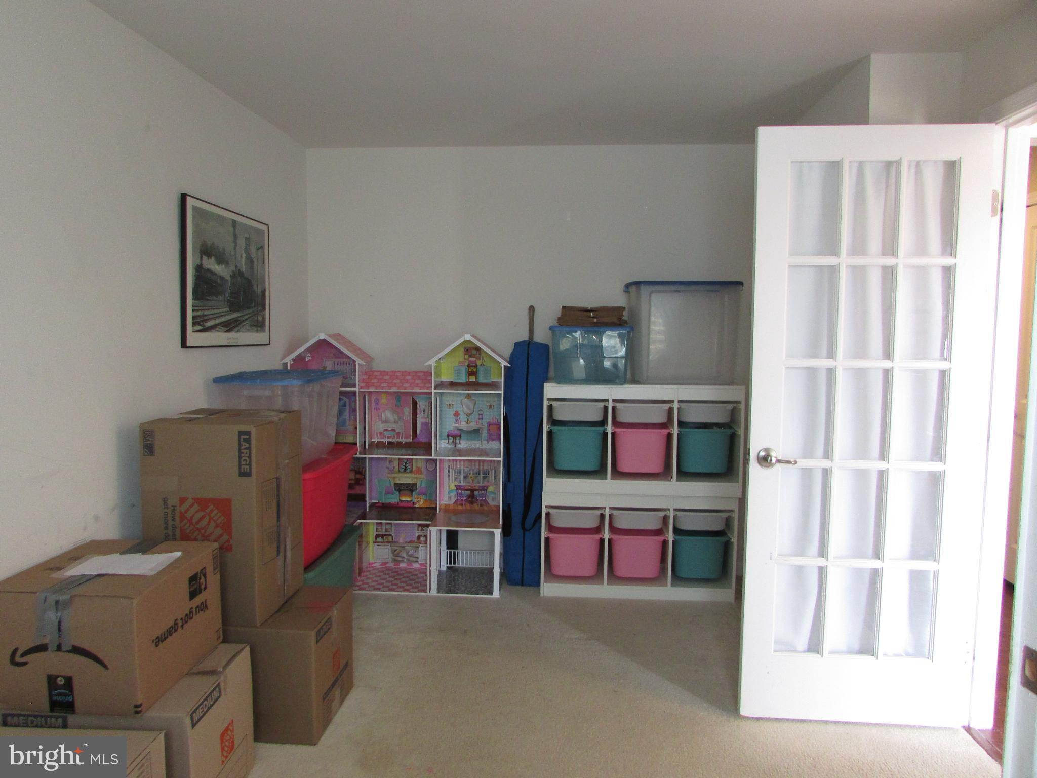 LOGANS RESERVE - Residential