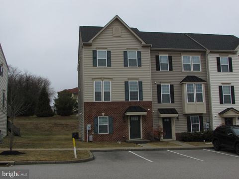 Townhouse For Sale - 7906 Erinvale Lane<br/> SEVEN VALLEYS, PA 17360