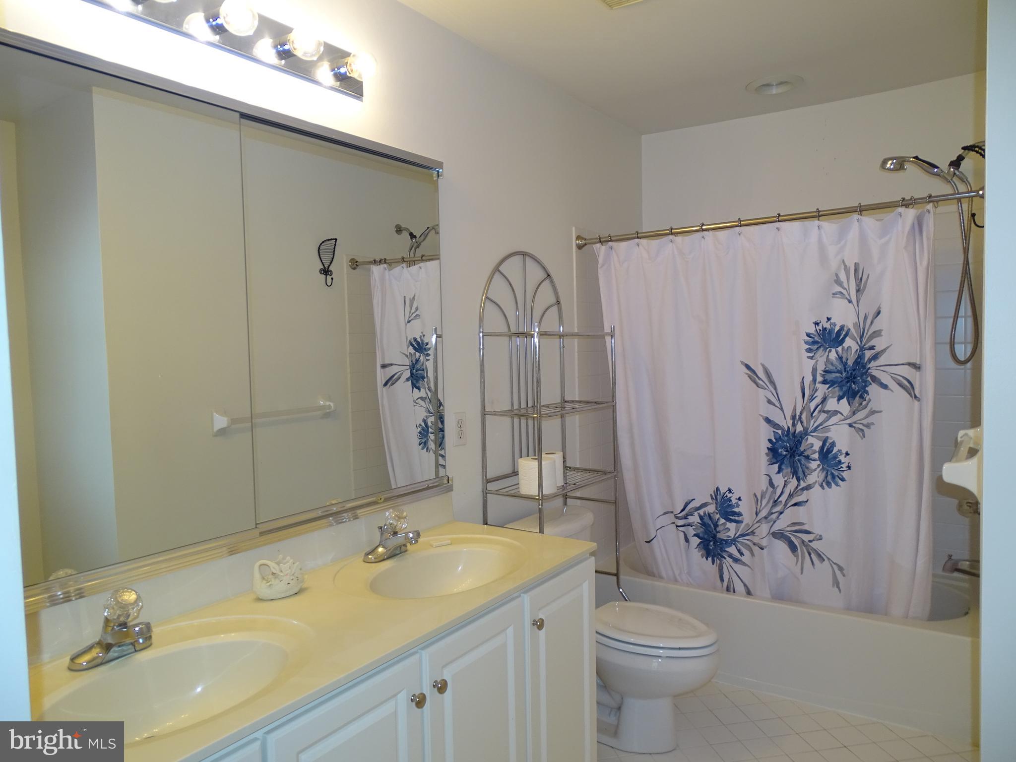 WHITELAND WOODS - Residential Lease