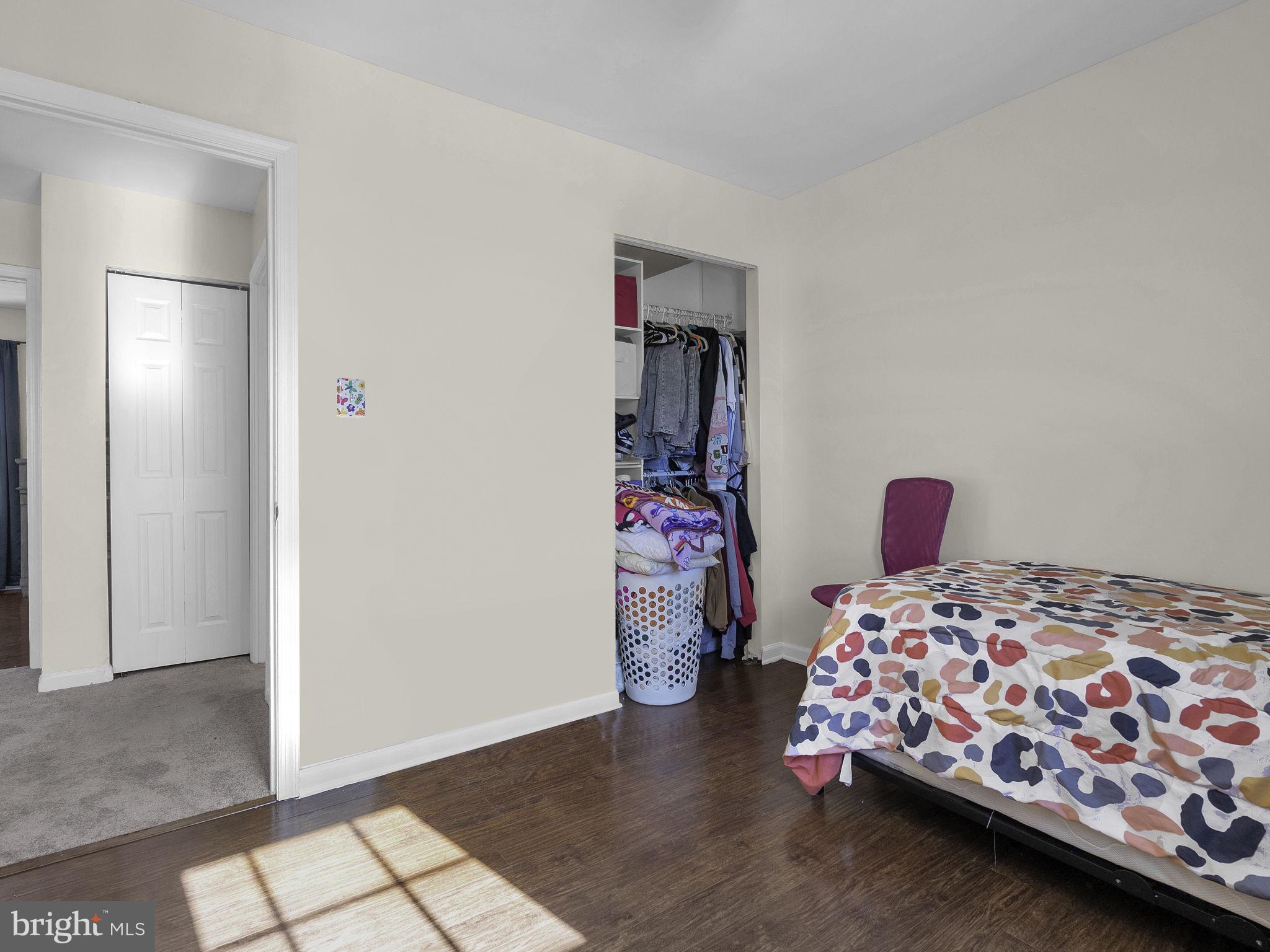 COLONY SQUARE - Residential