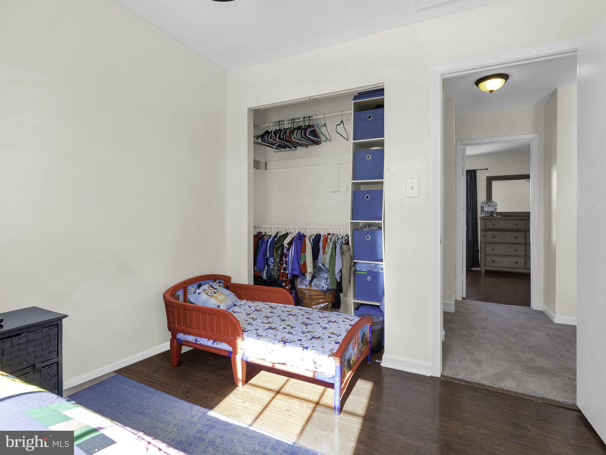 COLONY SQUARE - Residential