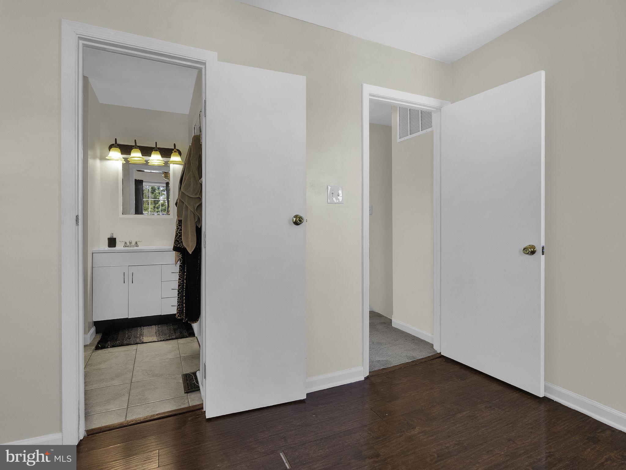 COLONY SQUARE - Residential