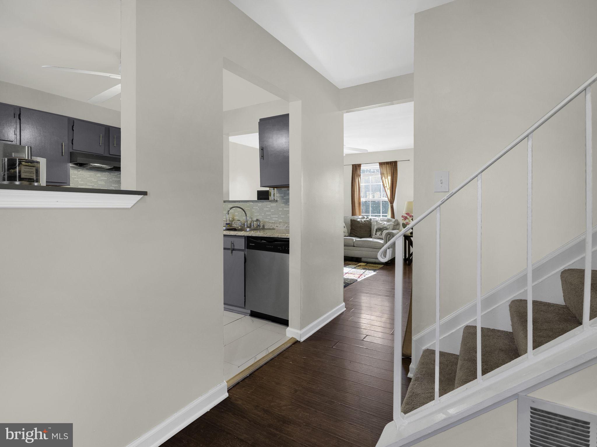 COLONY SQUARE - Residential