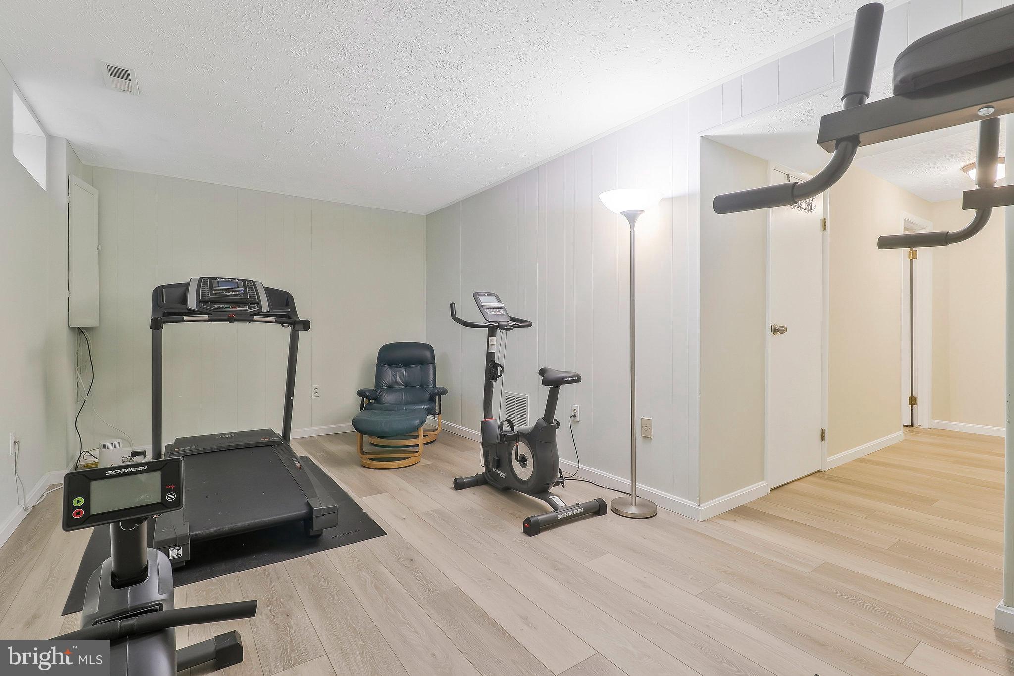 GUNNERS LAKE - Residential