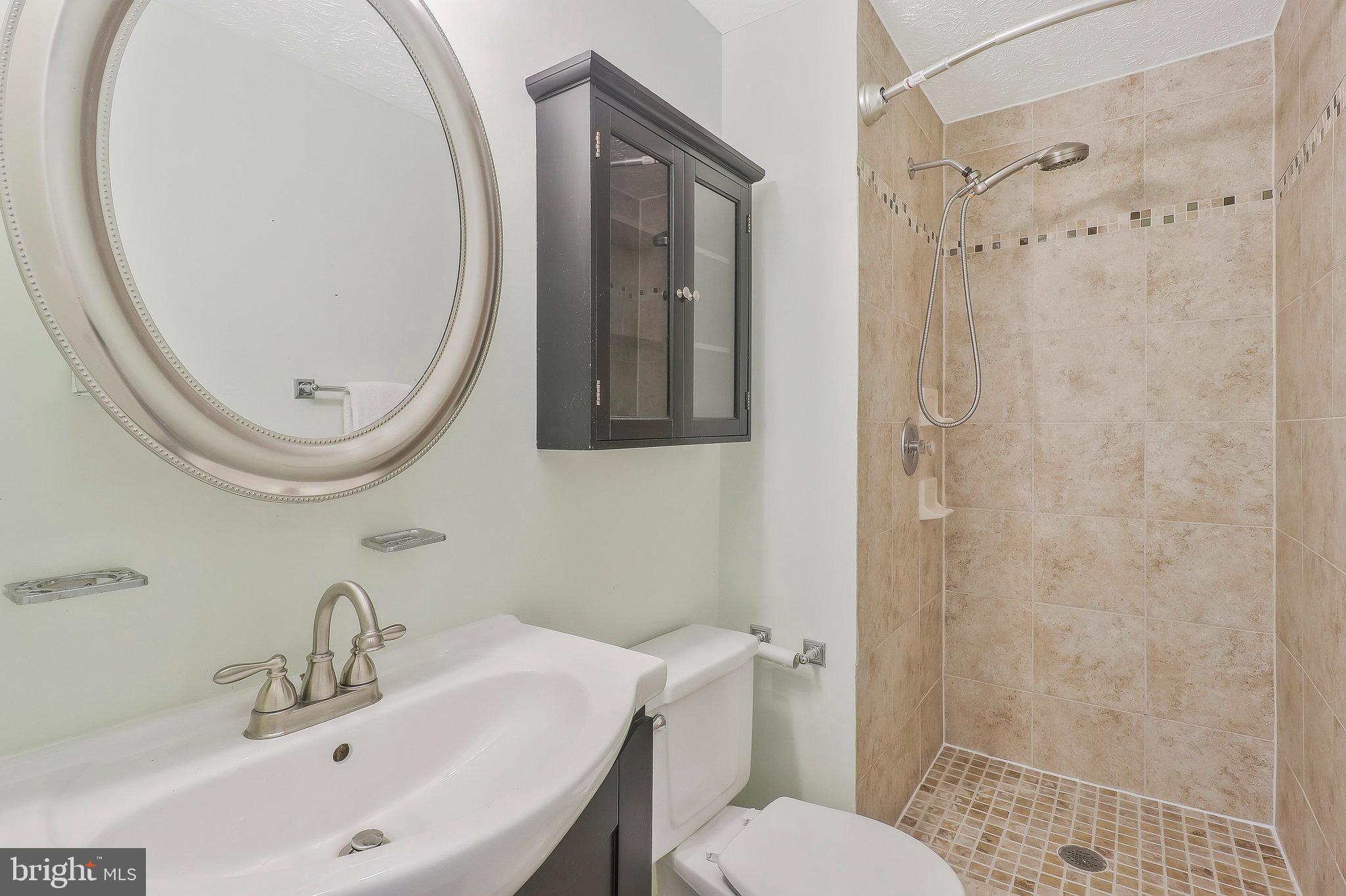 GUNNERS LAKE - Residential