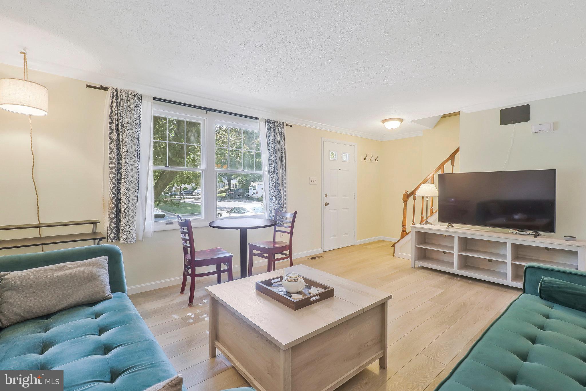 GUNNERS LAKE - Residential