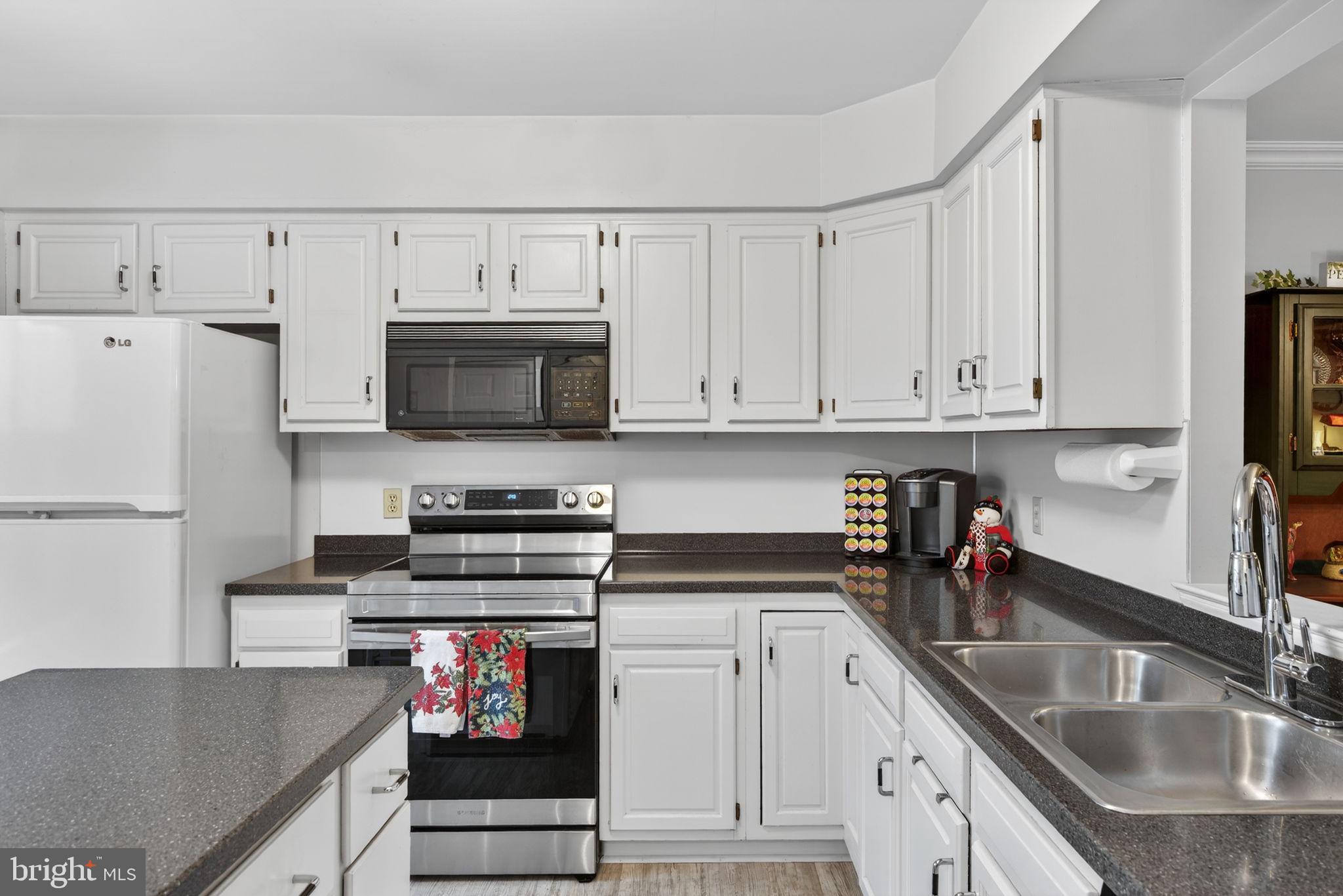 WOODS EDGE - Residential