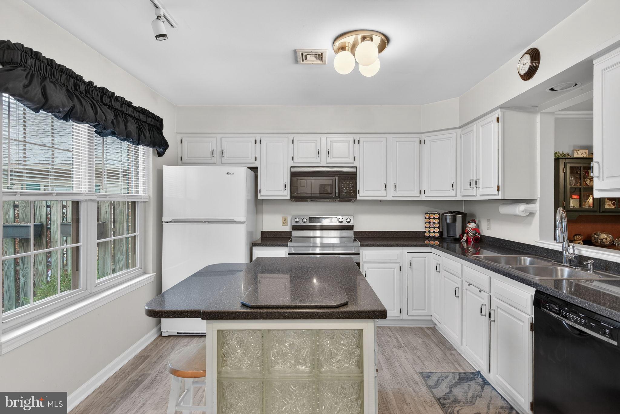 WOODS EDGE - Residential