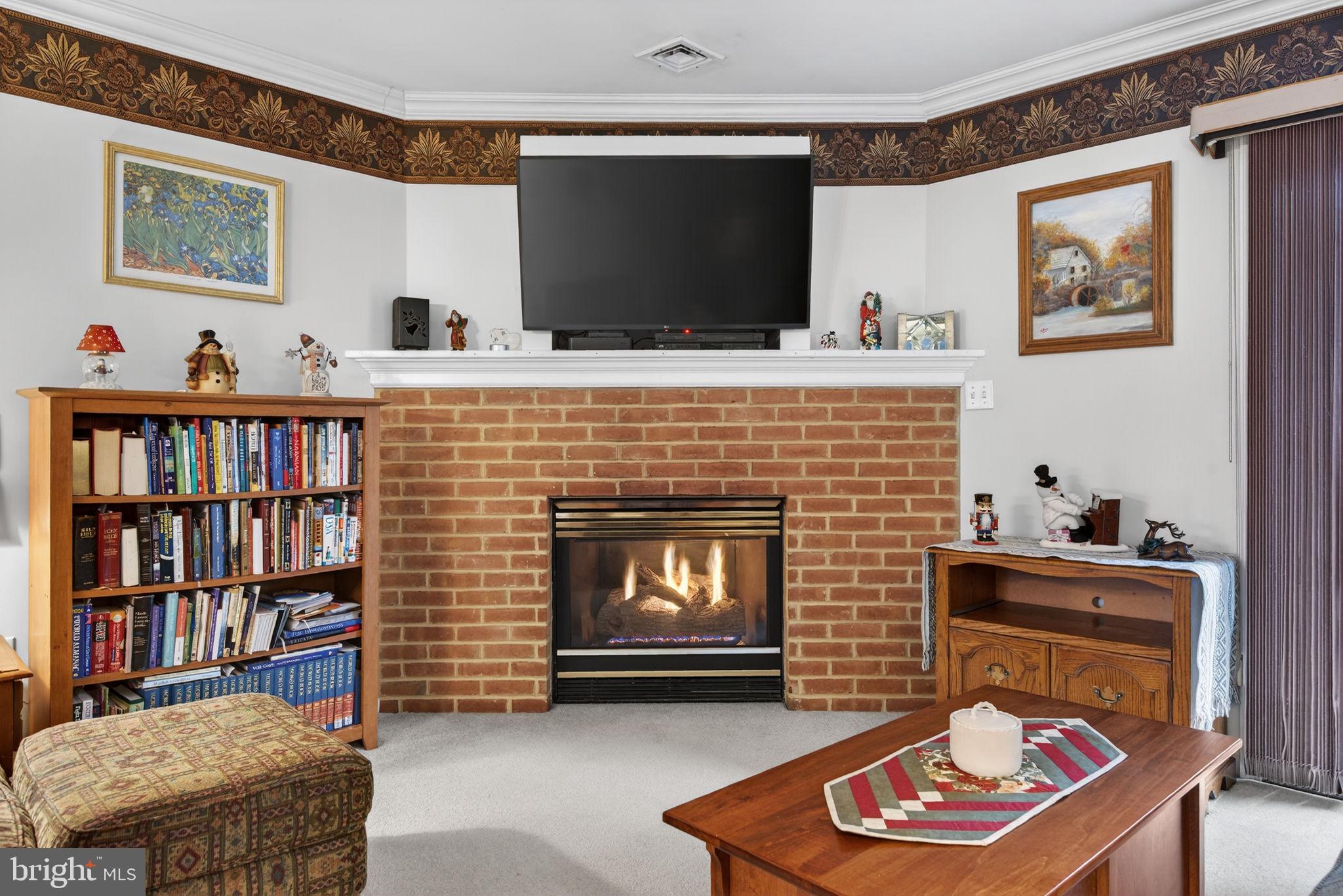 WOODS EDGE - Residential