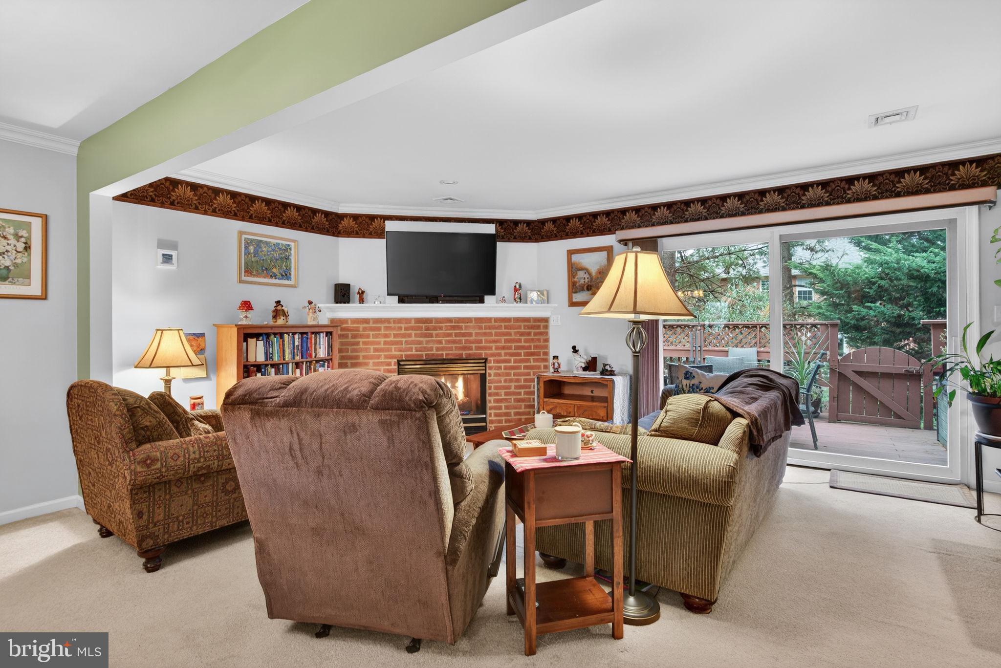 WOODS EDGE - Residential