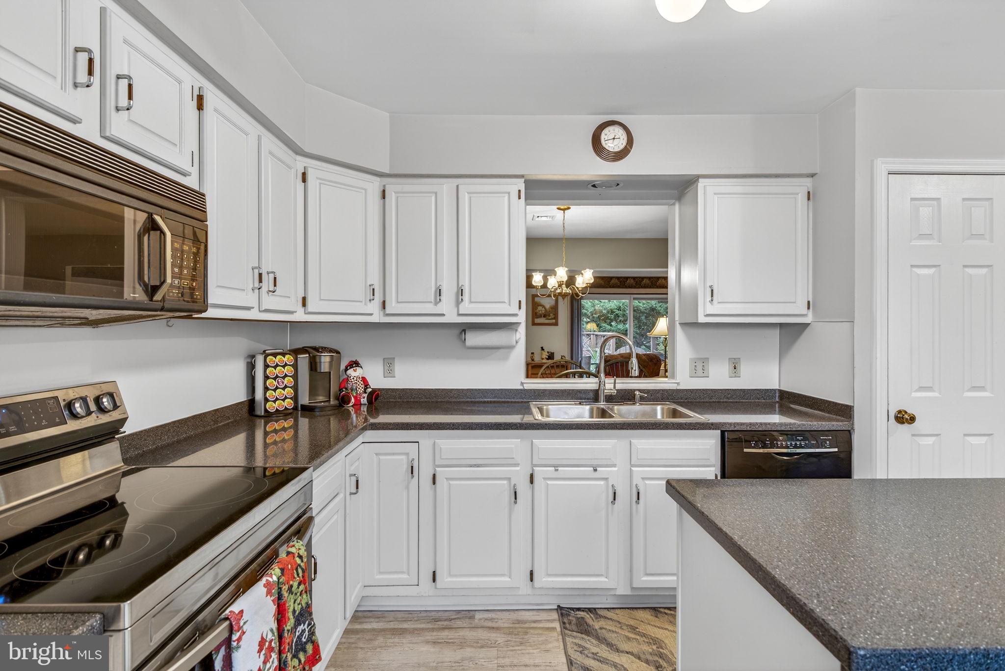 WOODS EDGE - Residential