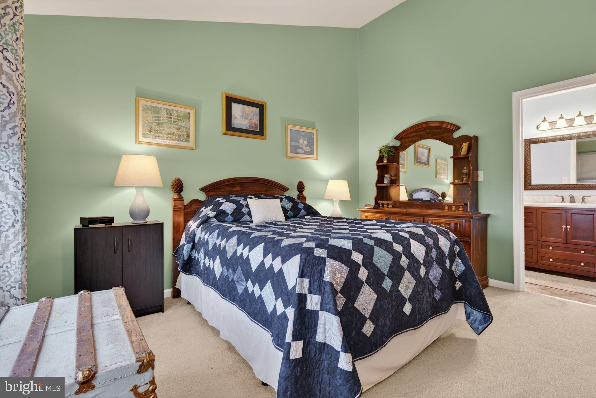 WOODS EDGE - Residential