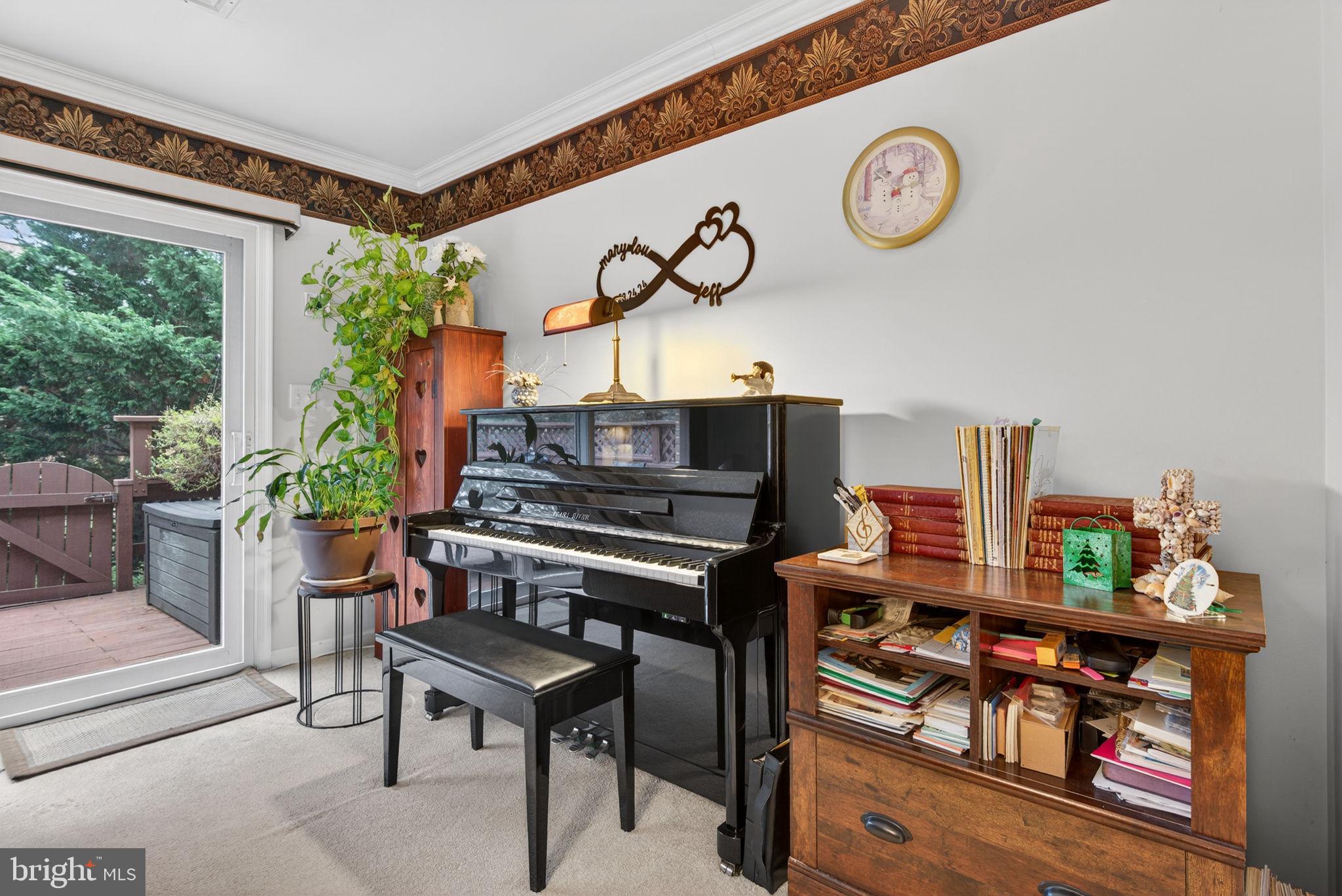 WOODS EDGE - Residential